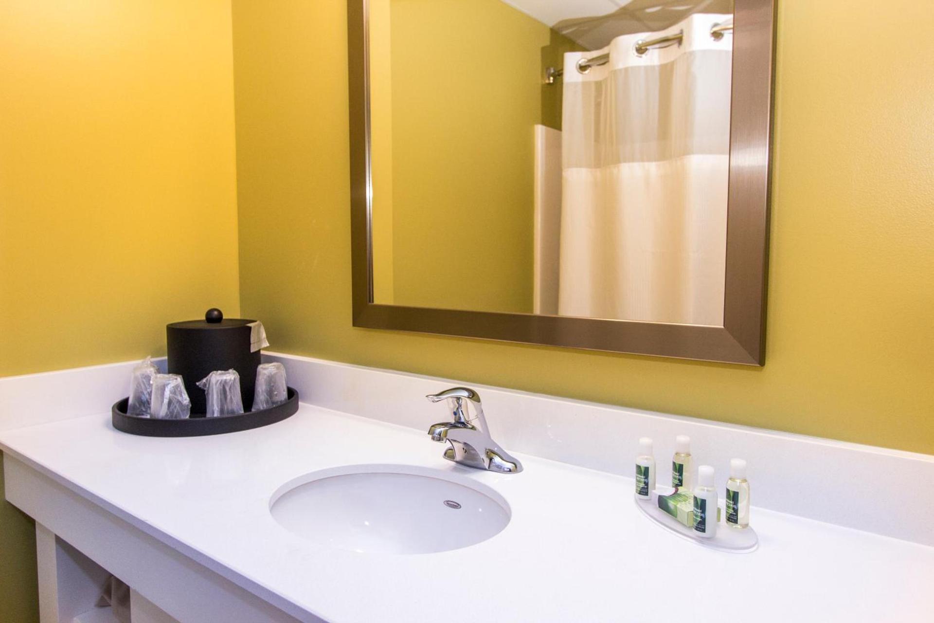 Cedar Point's Express Hotel photo 18