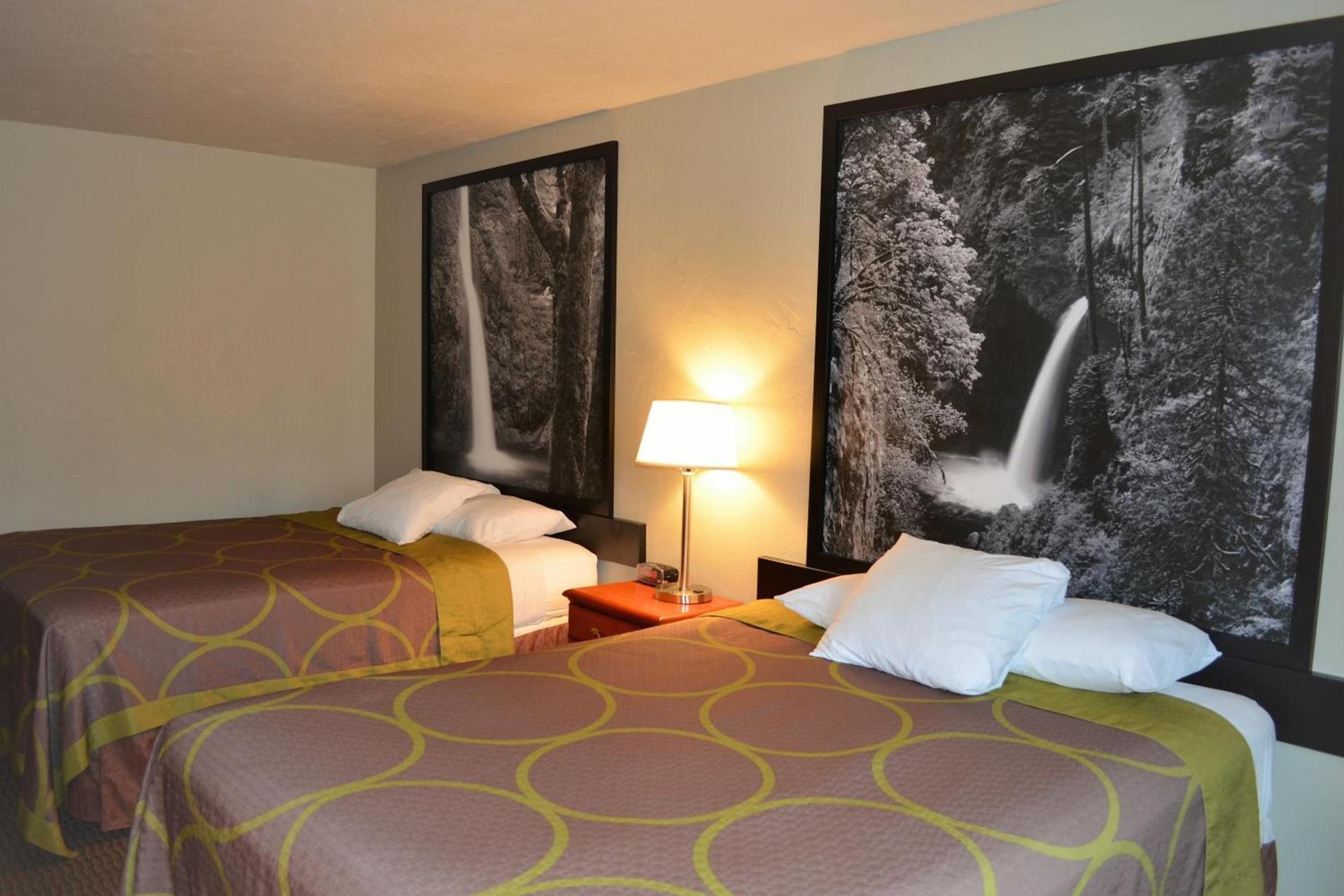 Super 8 by Wyndham Roseburg photo 42