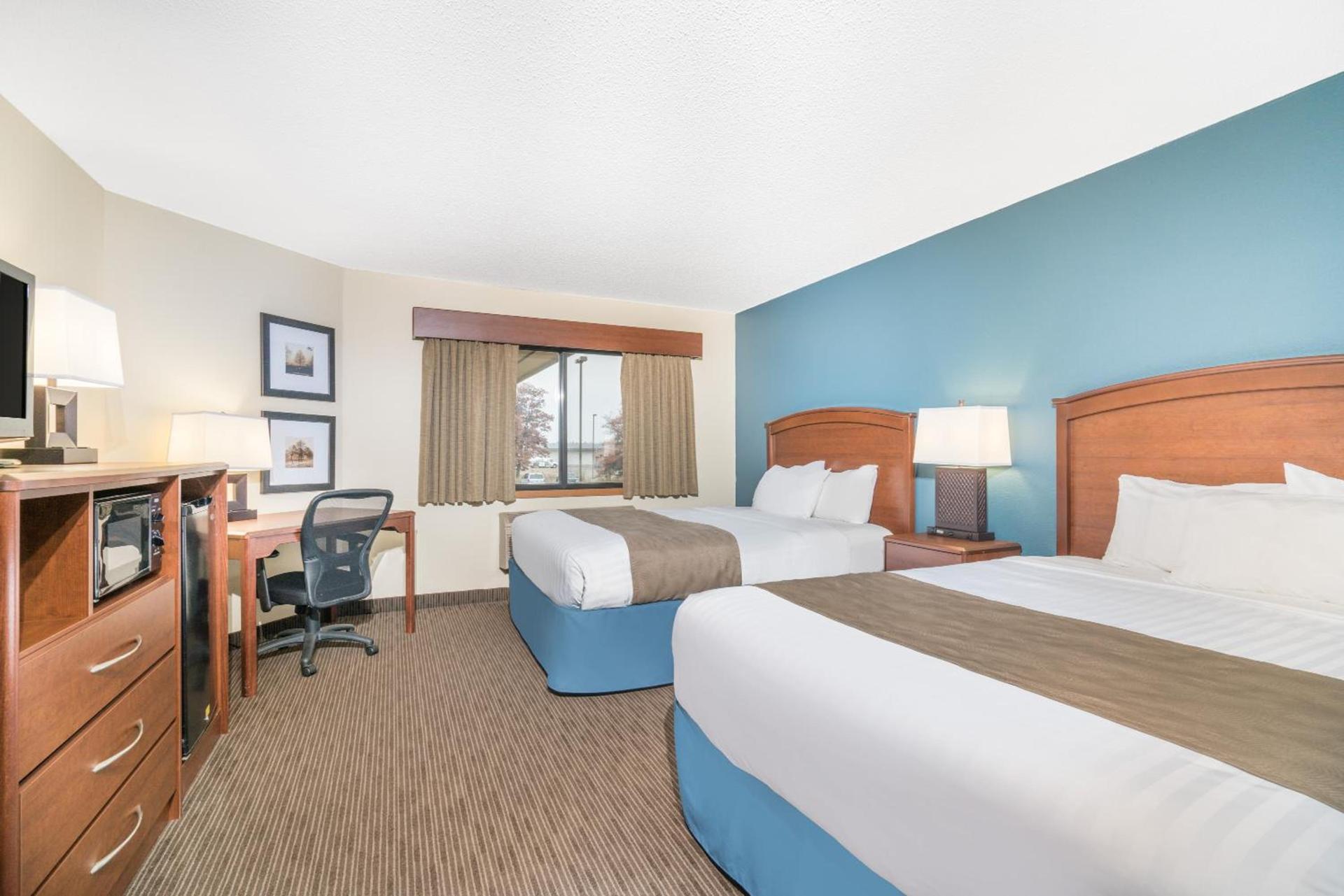 Days Inn & Suites by Wyndham Baxter Brainerd Area photo 17