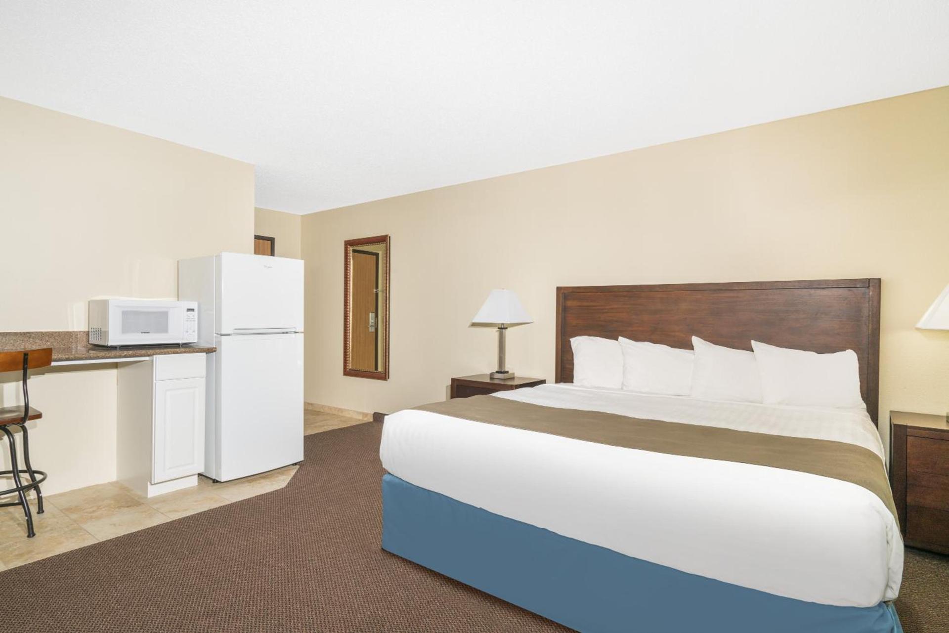 Days Inn & Suites by Wyndham Baxter Brainerd Area photo 24