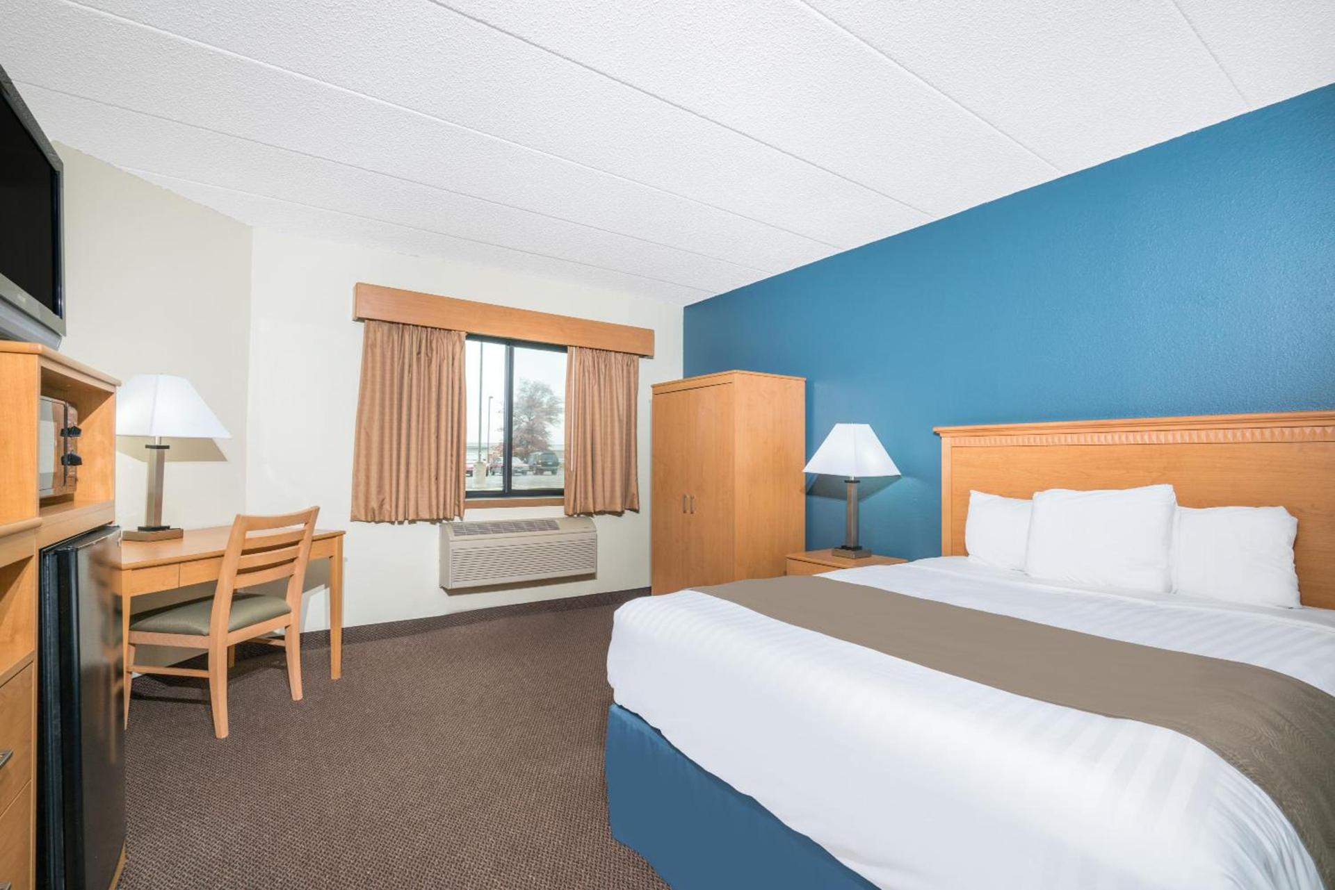 Days Inn & Suites by Wyndham Baxter Brainerd Area photo 26