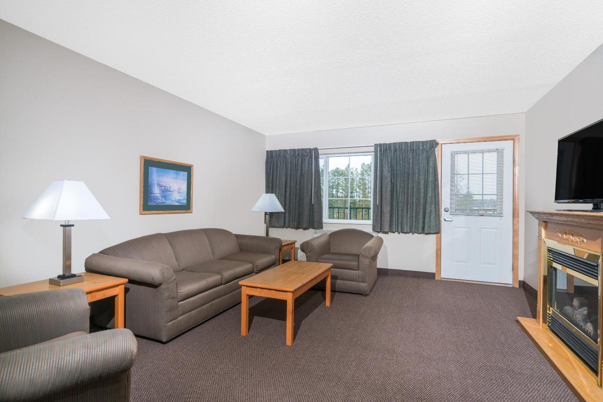 Baymont by Wyndham Baxter/Brainerd Area photo 35
