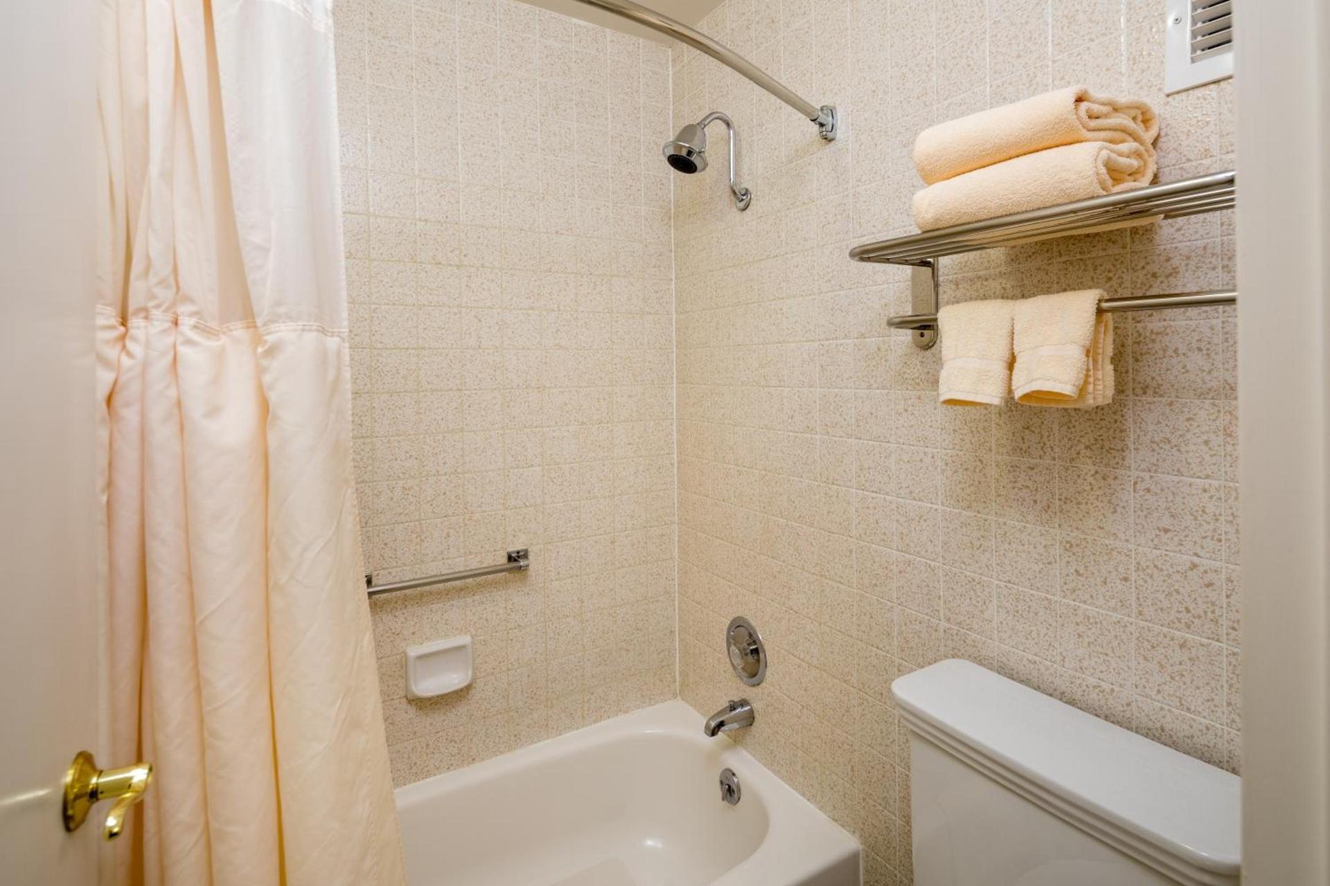 SFO El Rancho Inn SureStay Collection by Best Western photo 50