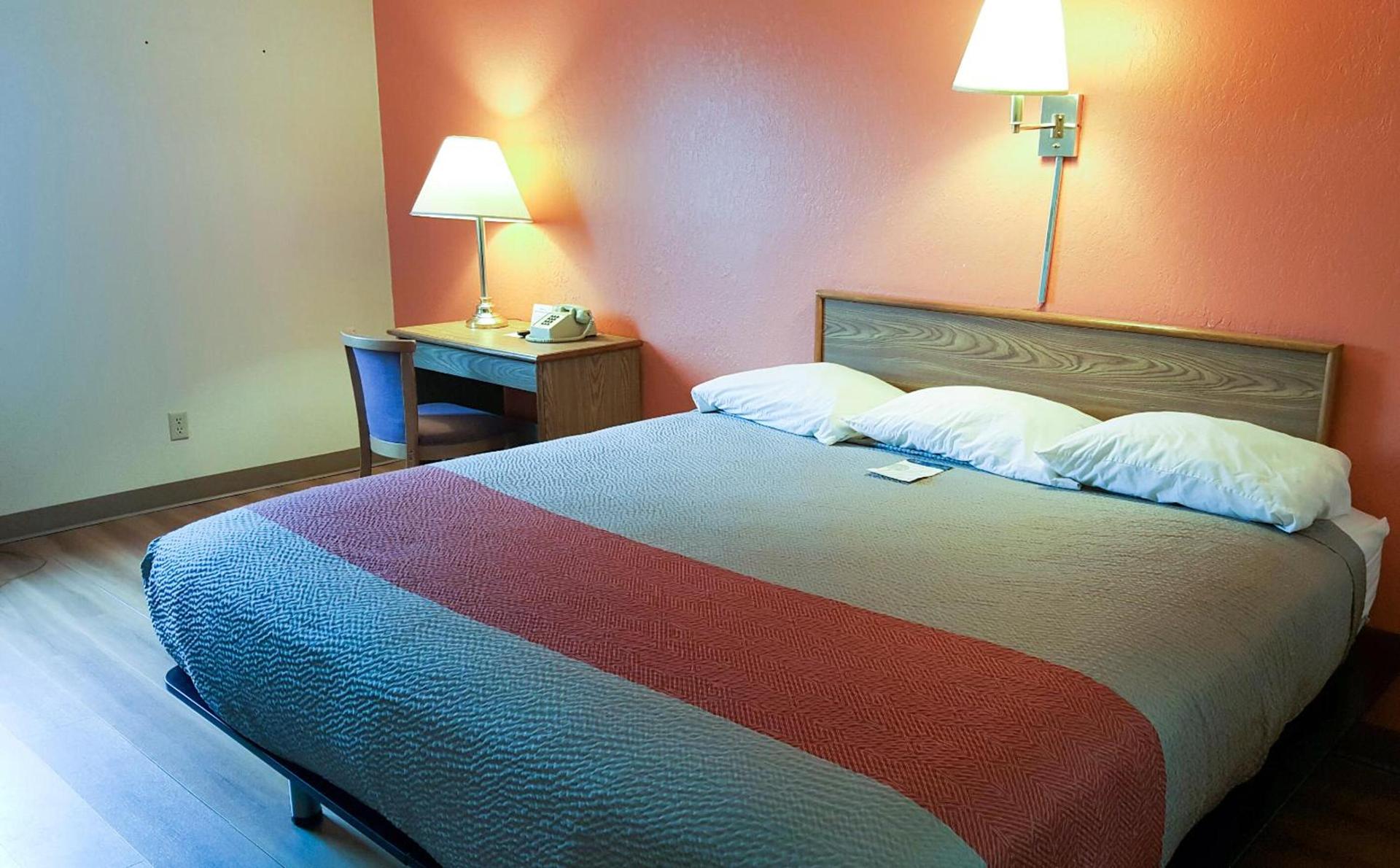 Motel 6-Saukville, WI photo 38