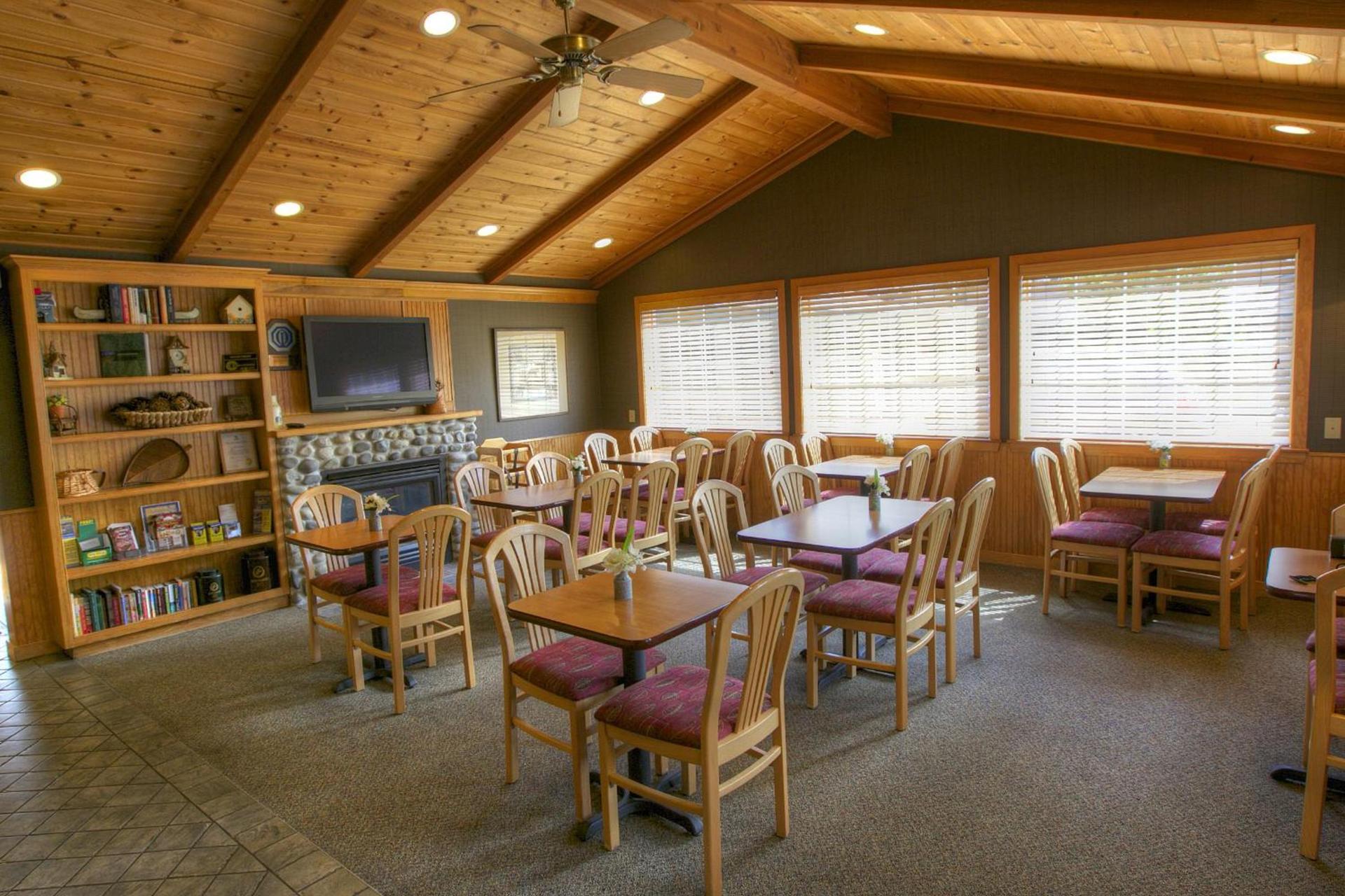Poulsbo Inn & Suites photo 3