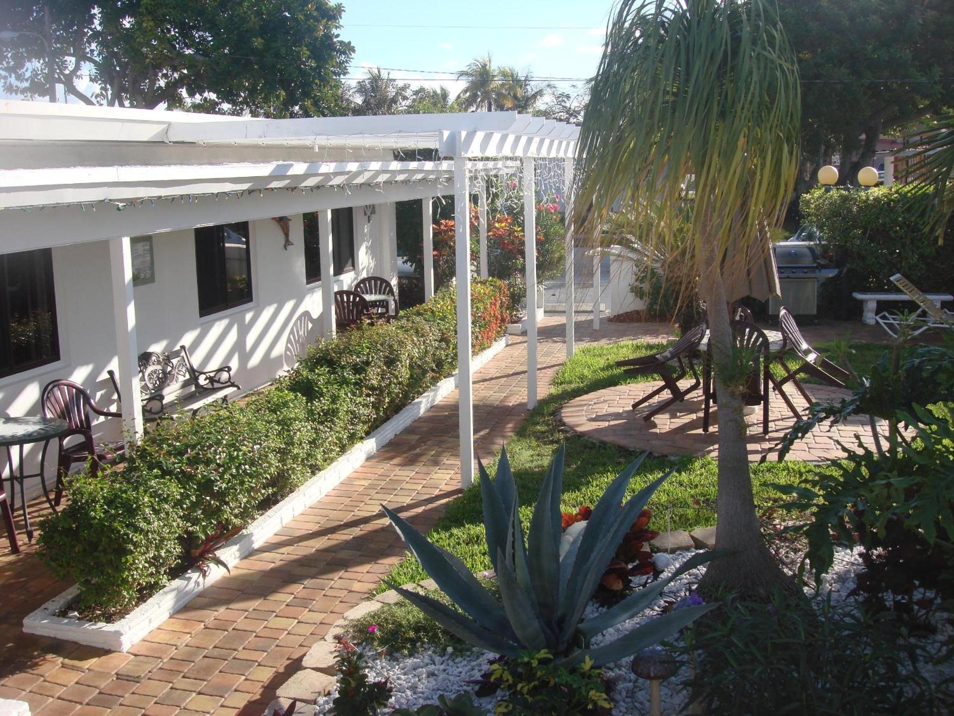 Breakaway Inn Guest House photo 34