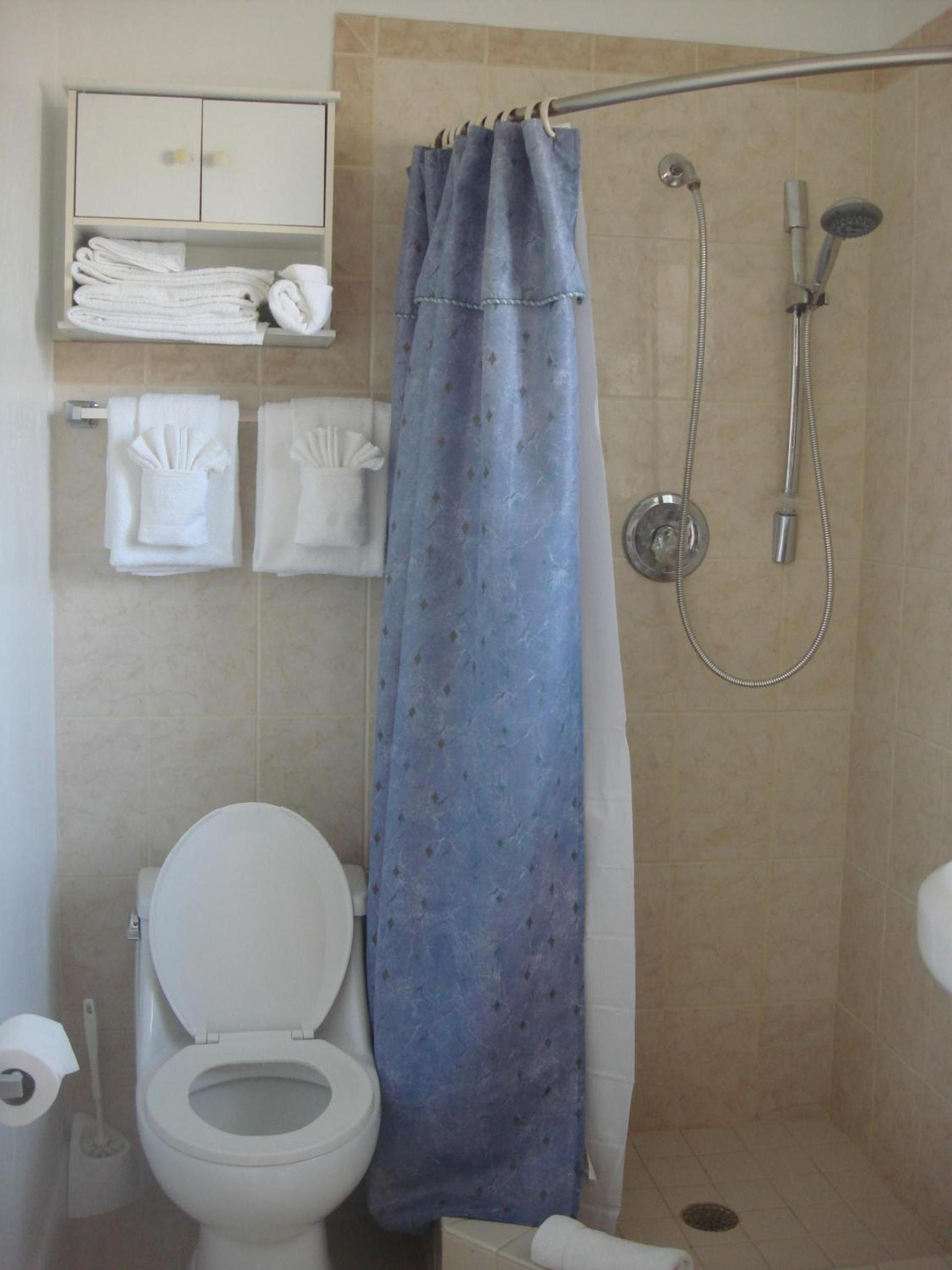 Breakaway Inn Guest House photo 36