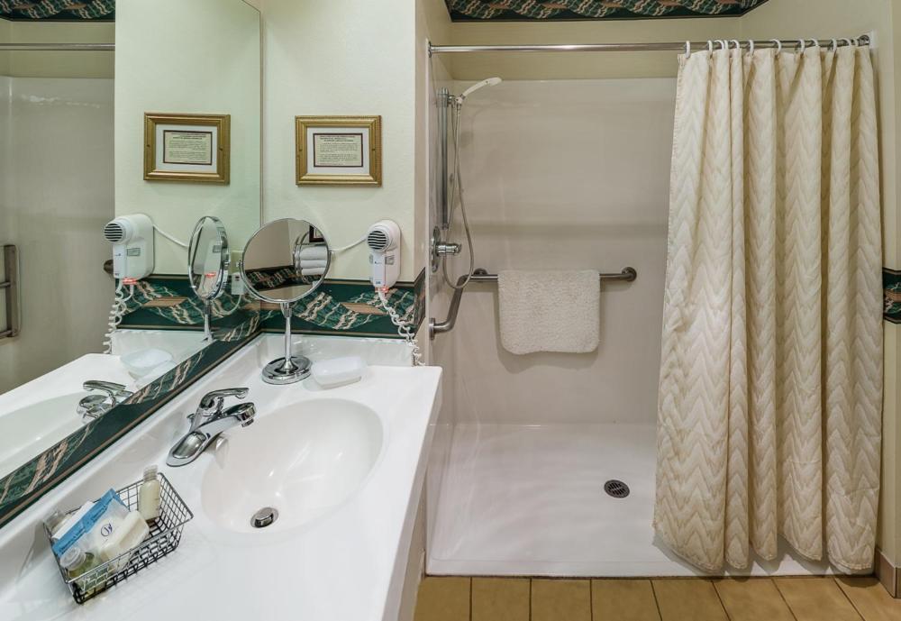 Fairhaven Village Inn photo 3
