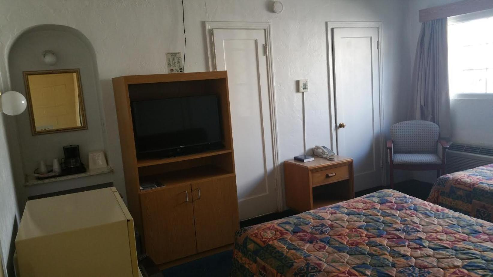 San Joaquin Motel photo 2