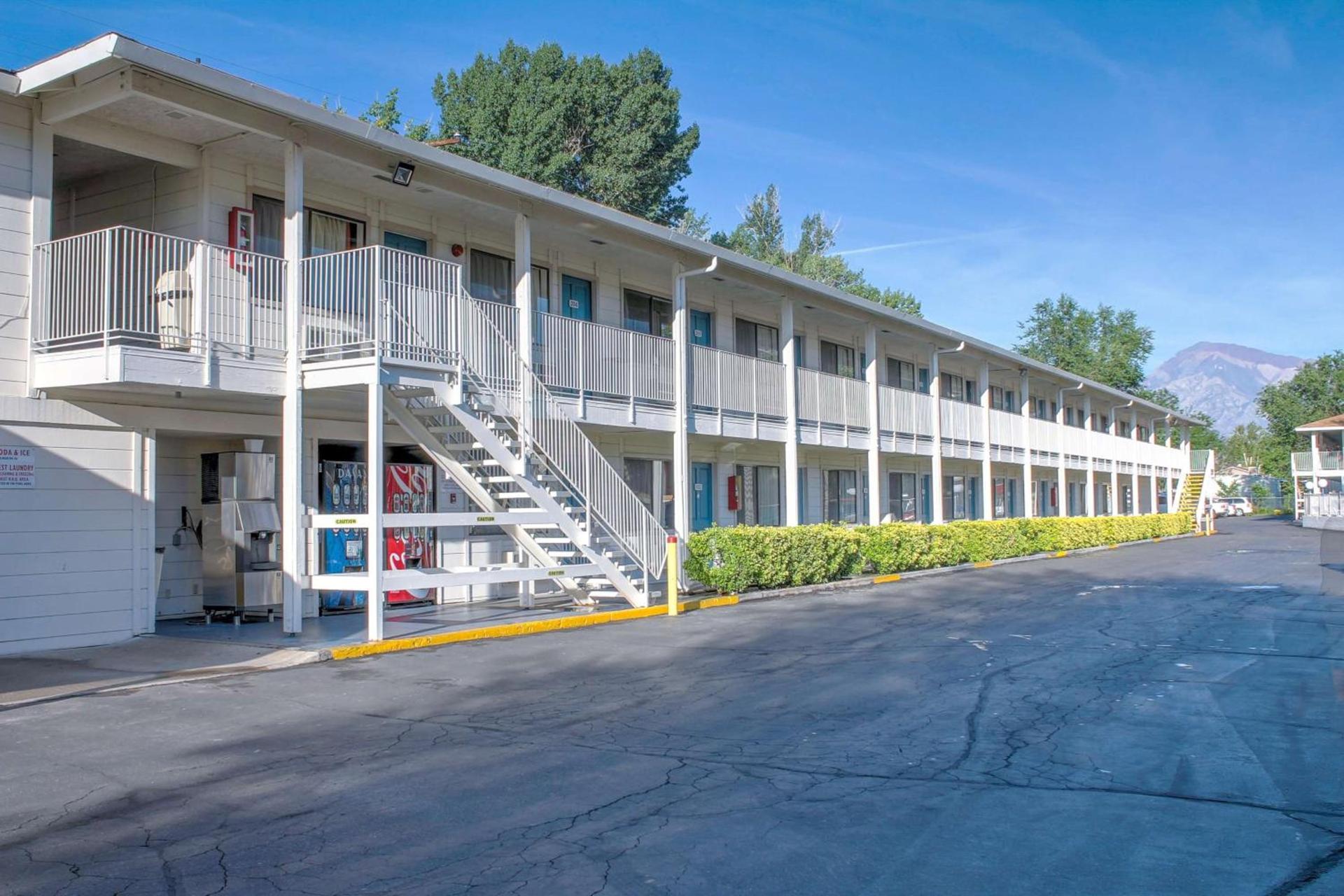 Motel 6-Bishop, CA photo 1
