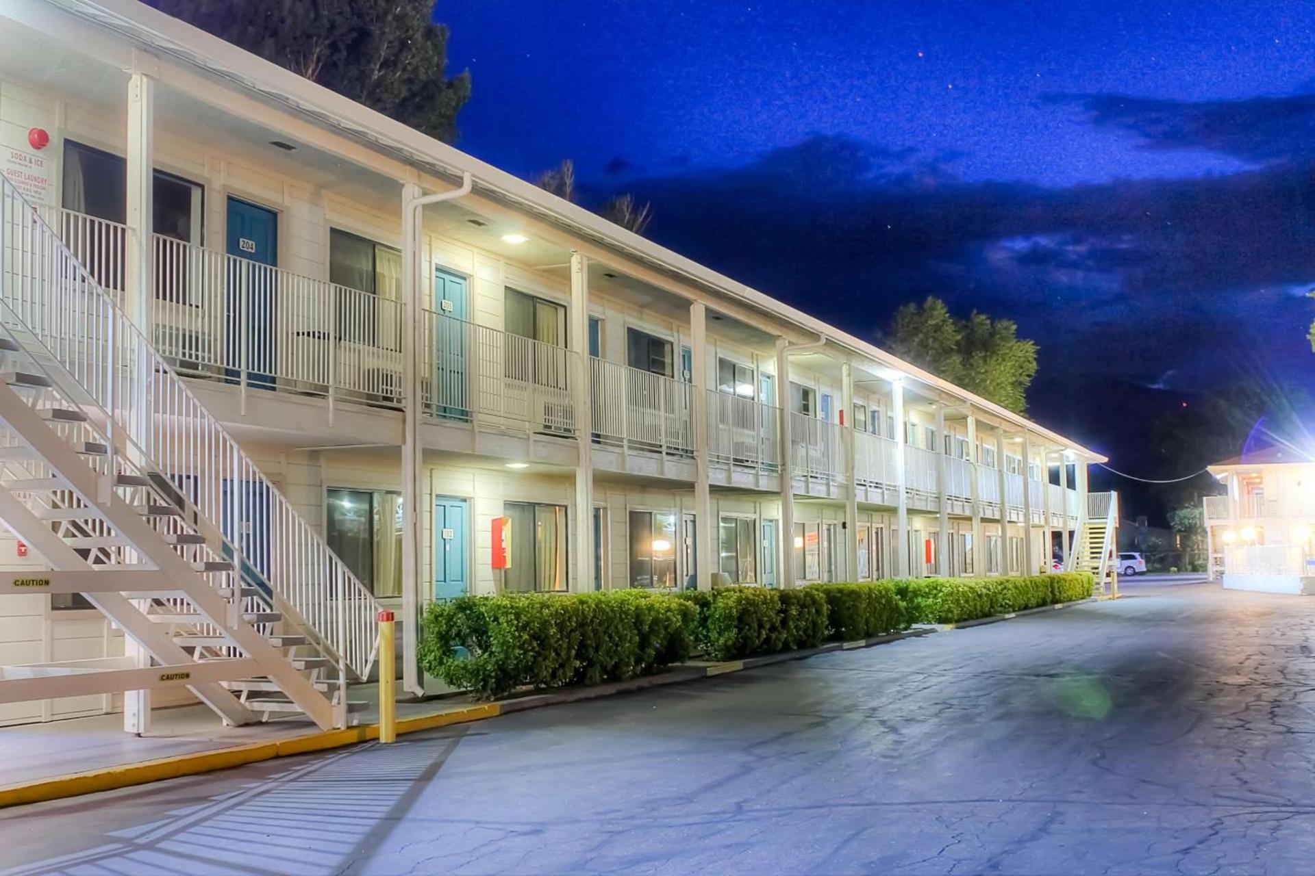 Motel 6-Bishop, CA photo 2
