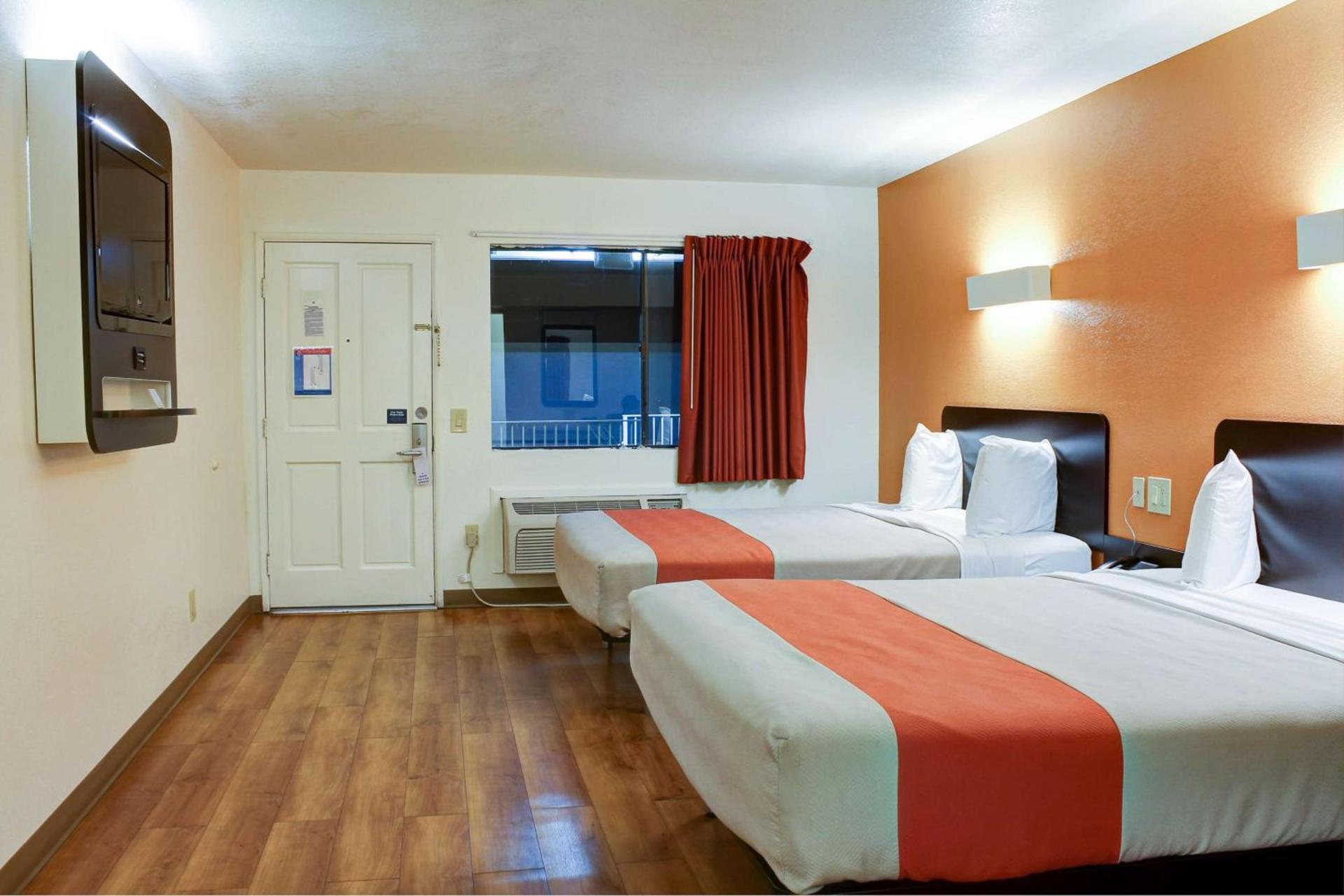 Motel 6-Bishop, CA photo 9