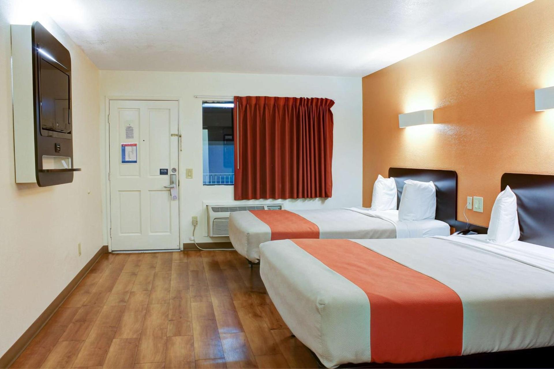 Motel 6-Bishop, CA photo 10