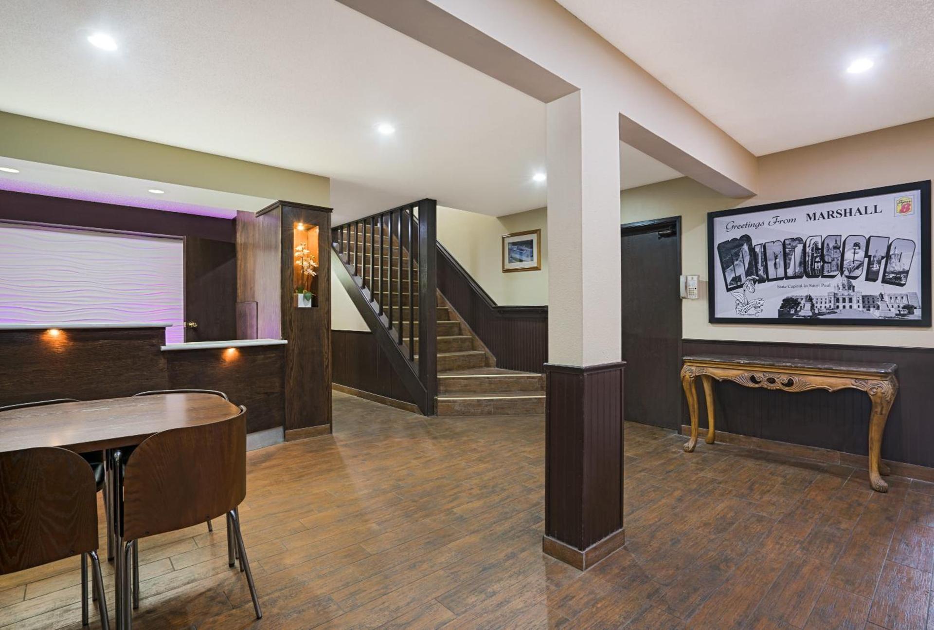 Super 8 by Wyndham Marshall MN photo 14