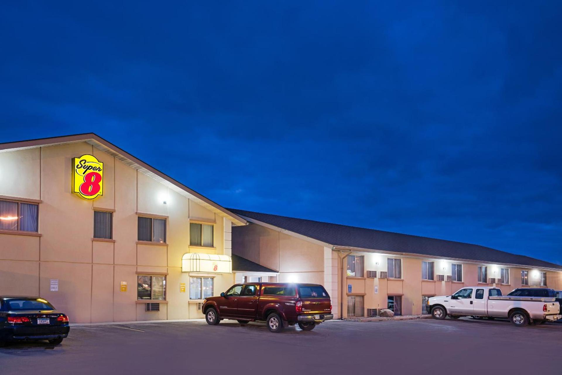 Super 8 by Wyndham Marshall MN photo 21