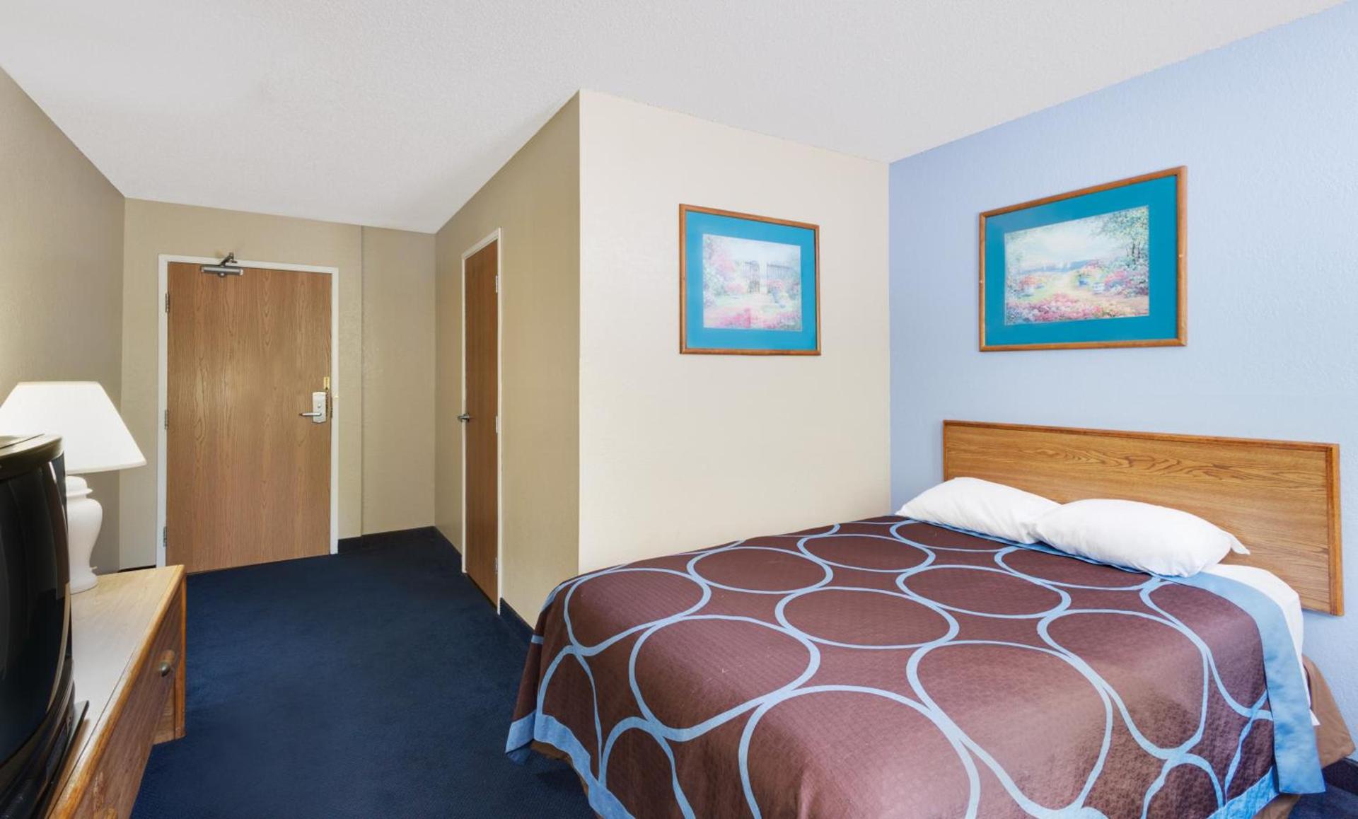 Super 8 by Wyndham Newburgh/West Point Stewart Intl Airport photo 30