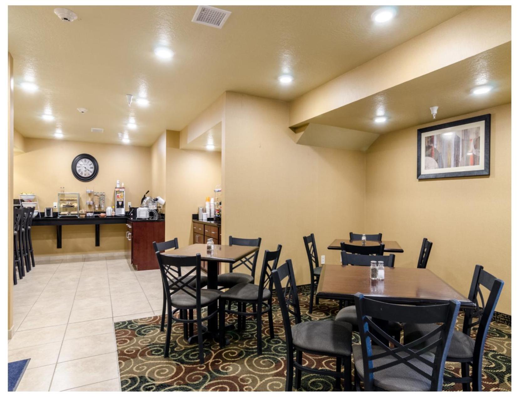 Cobblestone Inn & Suites Cambridge photo 25