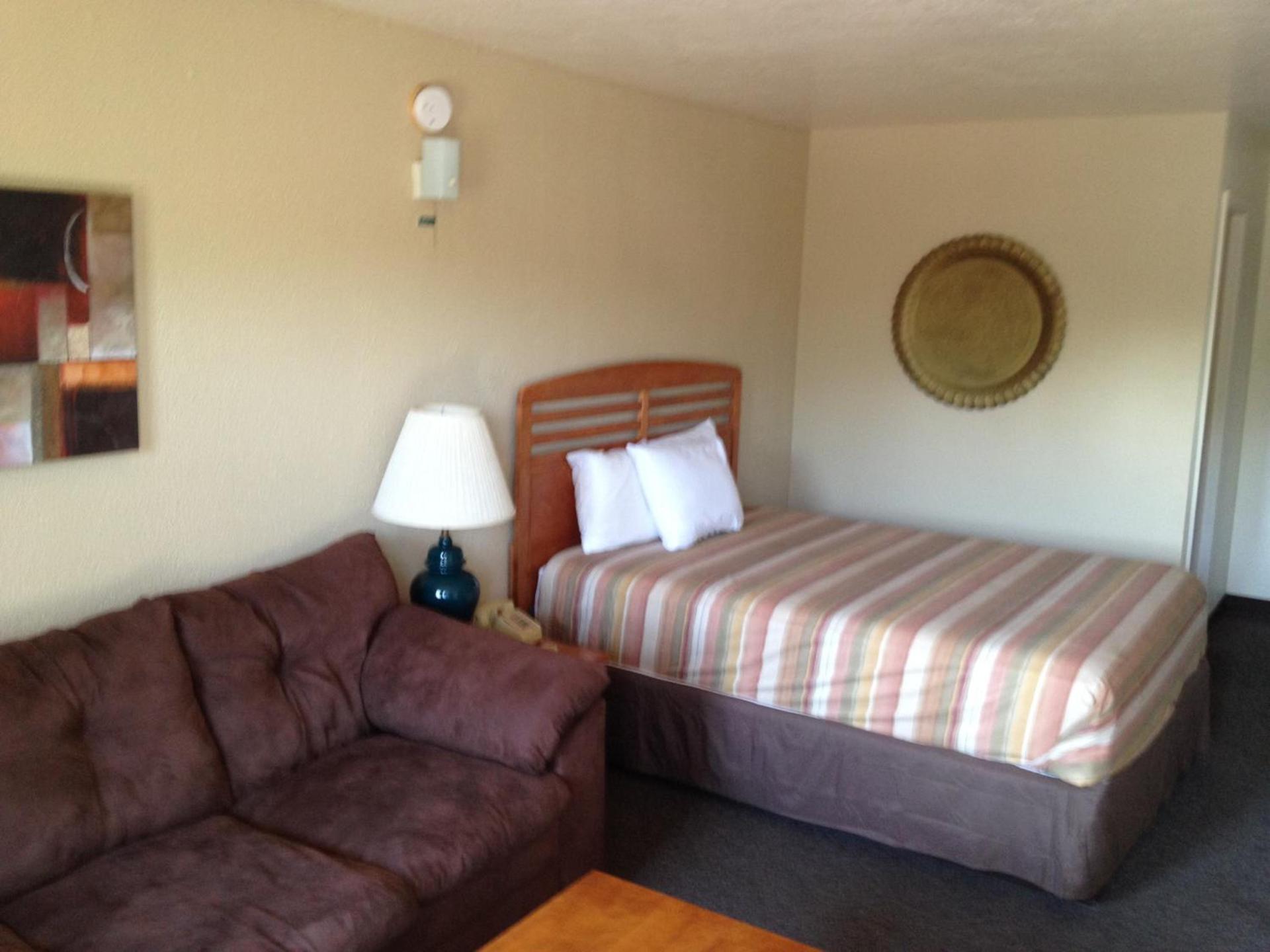 Dinner Bell Motel photo 8