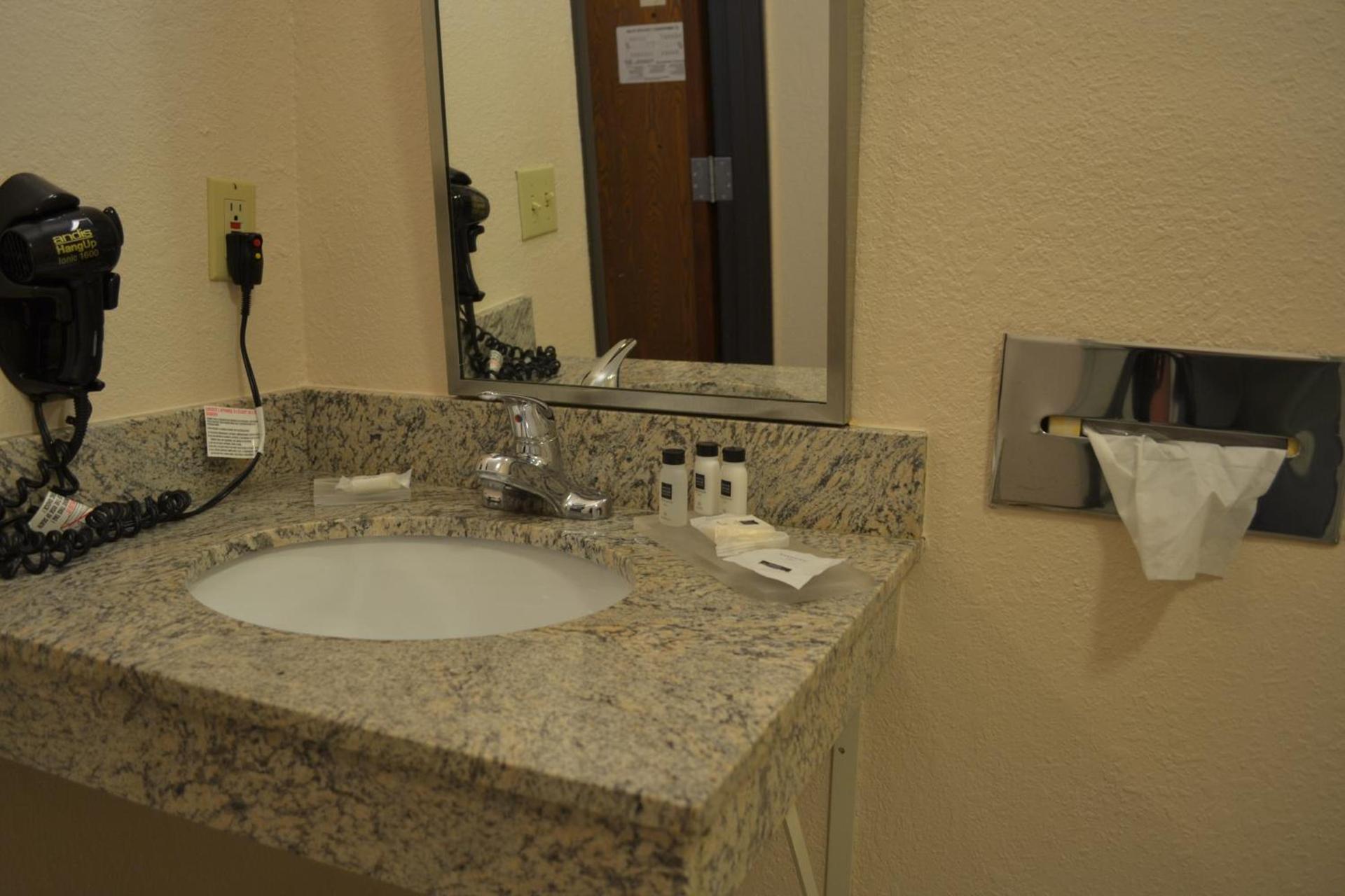 Country Inn & Suites by Radisson, Abingdon, VA photo 36