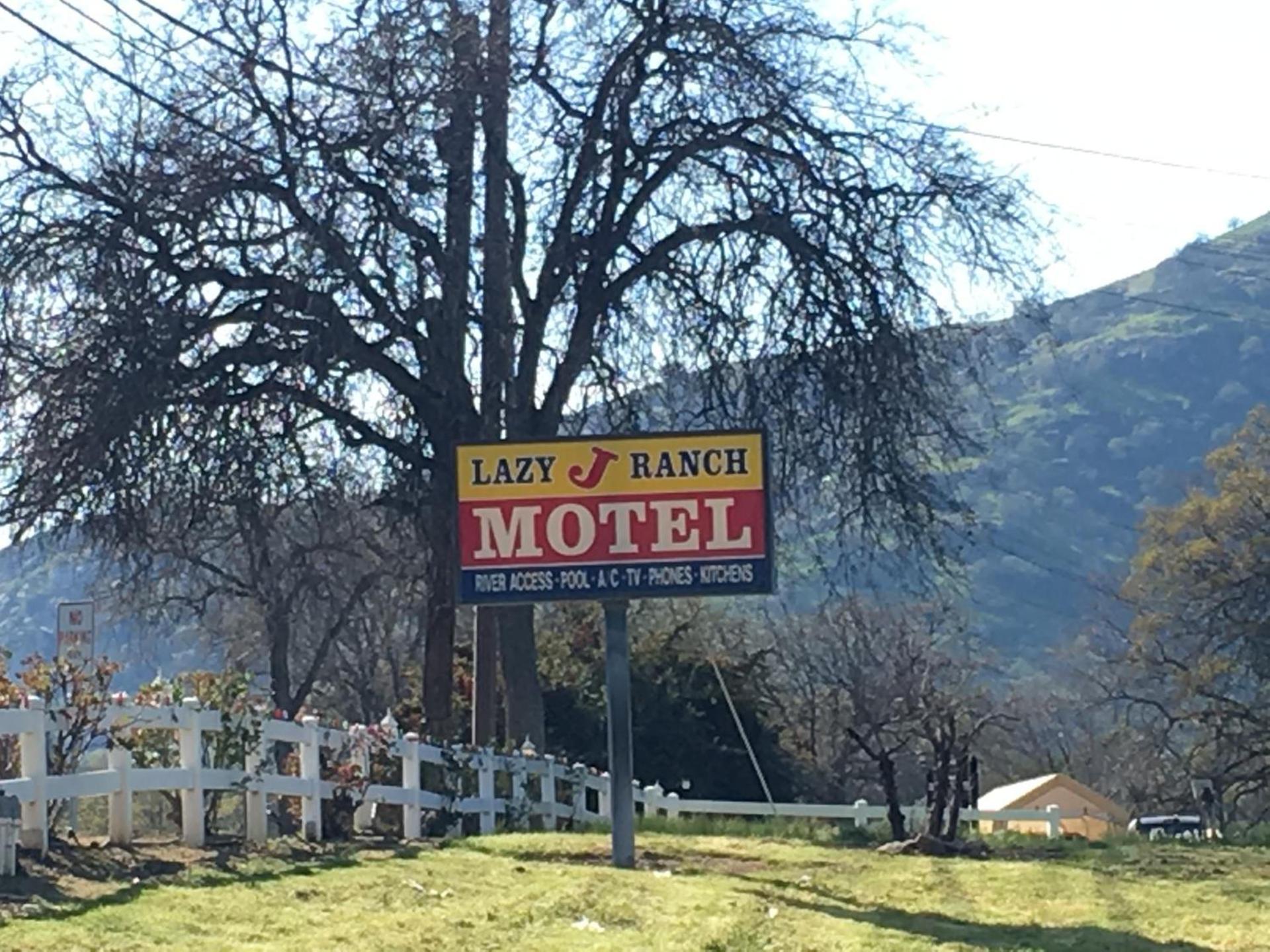 Lazy J Ranch Motel photo 2