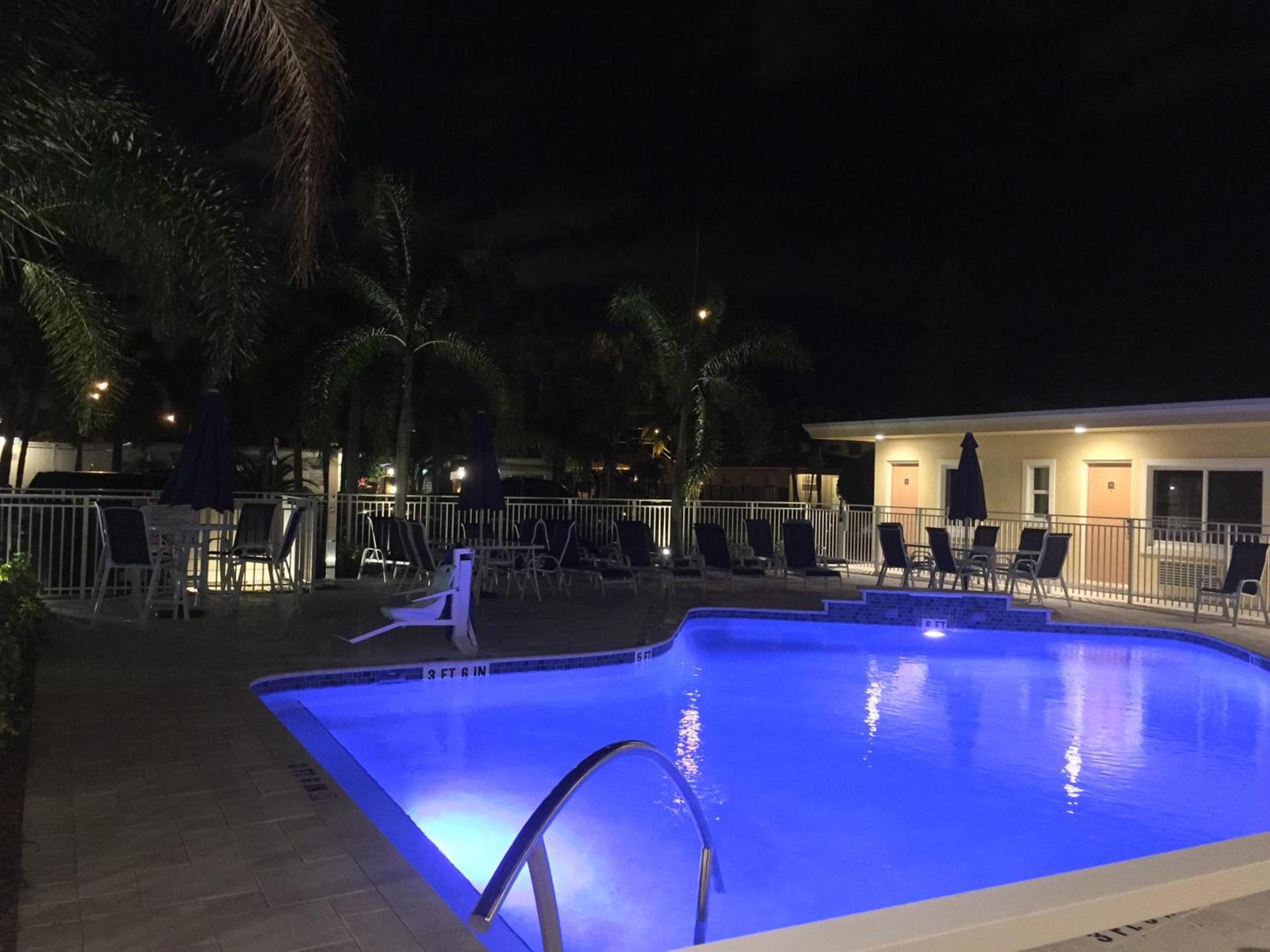 Curtis Inn & Suites photo 43