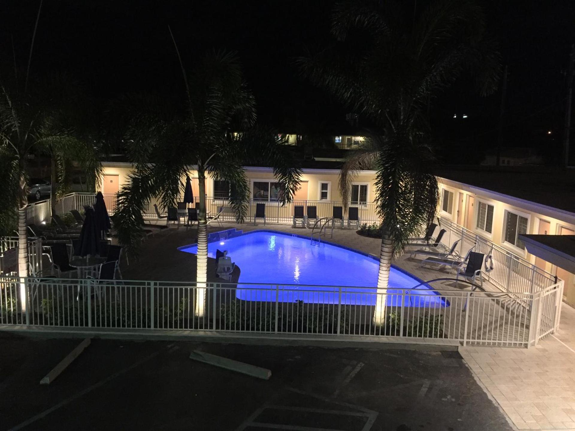 Curtis Inn & Suites photo 42