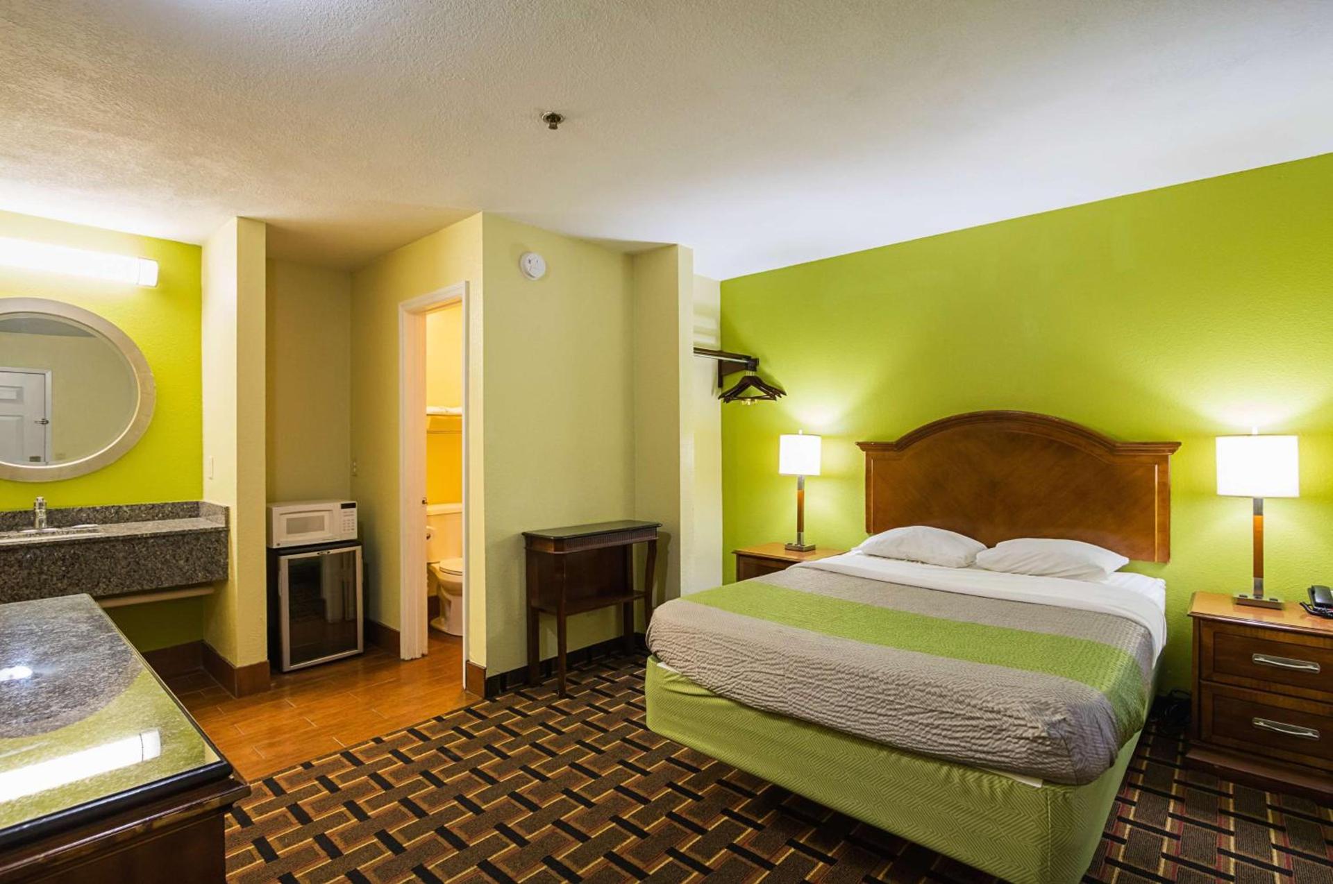 Savannah Garden Inn photo 37