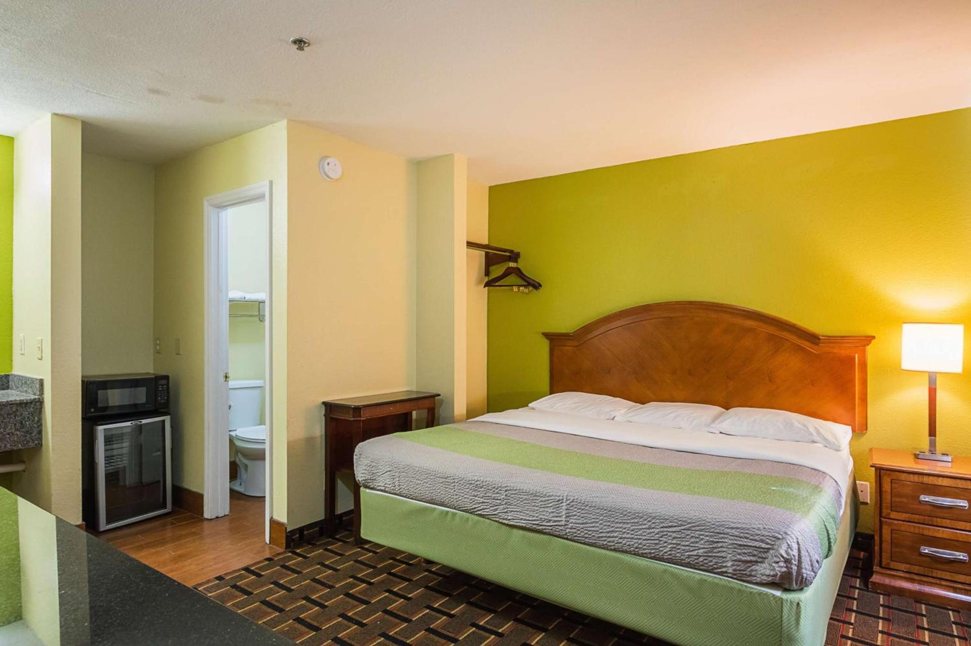 Savannah Garden Inn photo 33