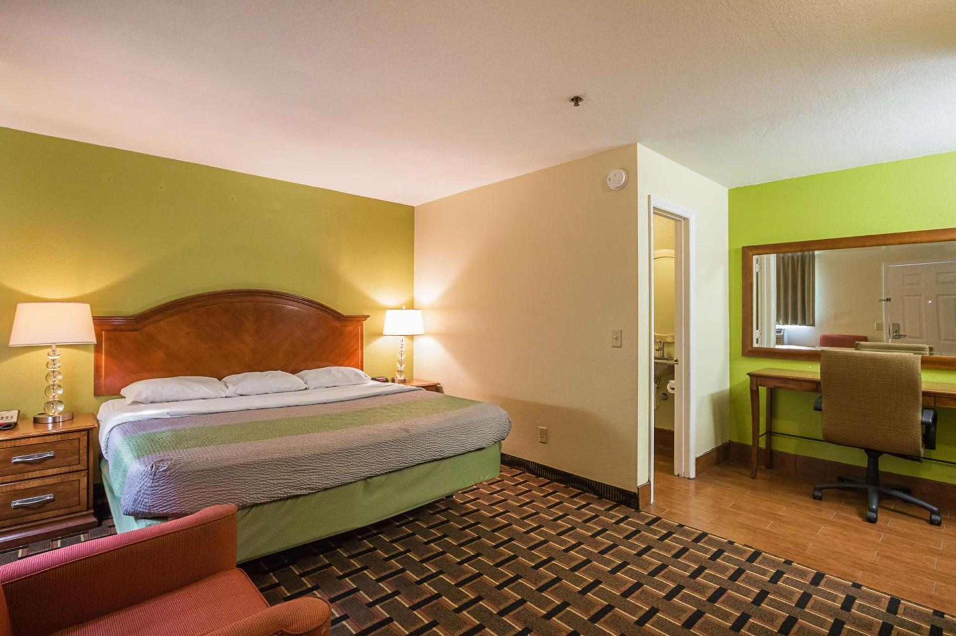 Savannah Garden Inn photo 32