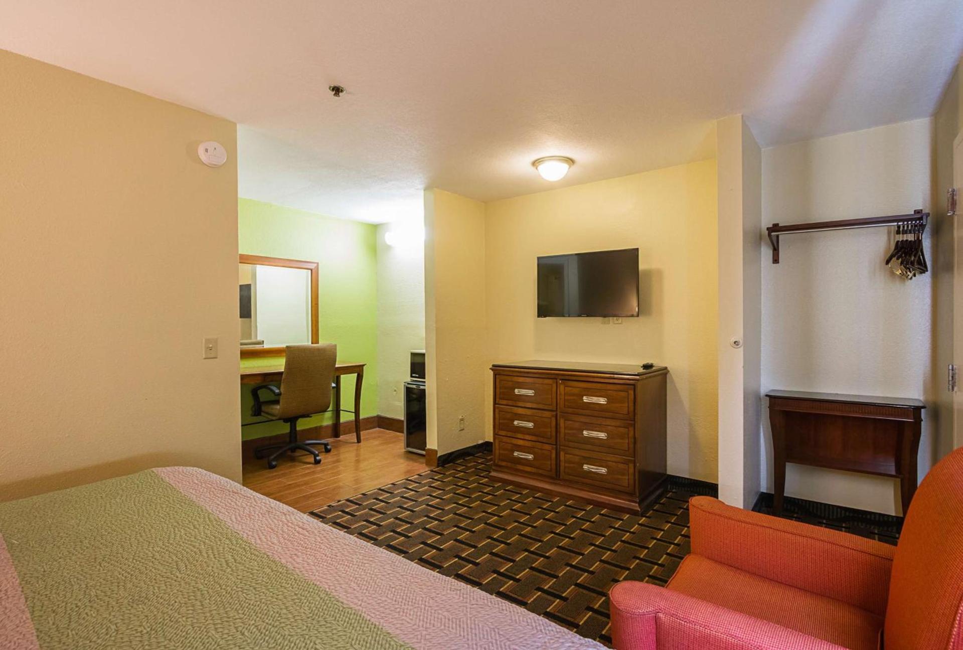Savannah Garden Inn photo 11