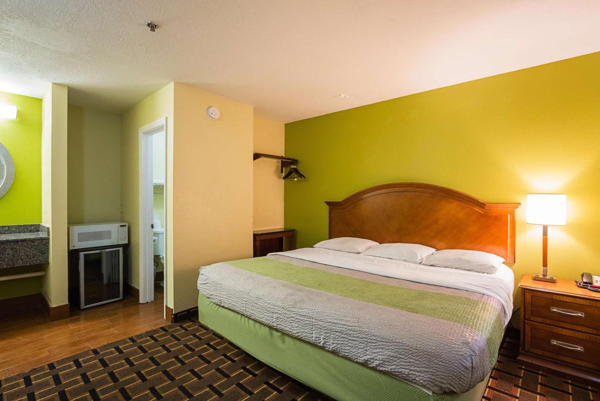 Savannah Garden Inn photo 31