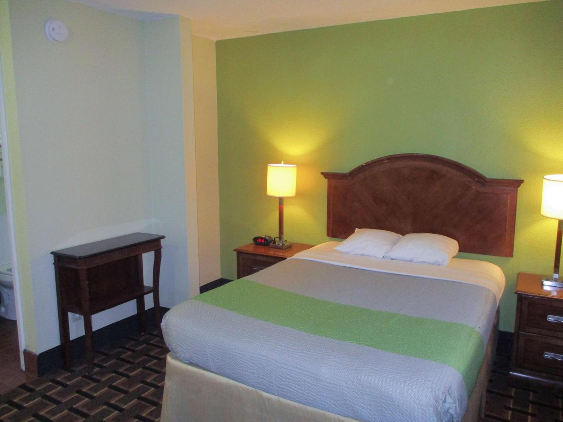 Savannah Garden Inn photo 27