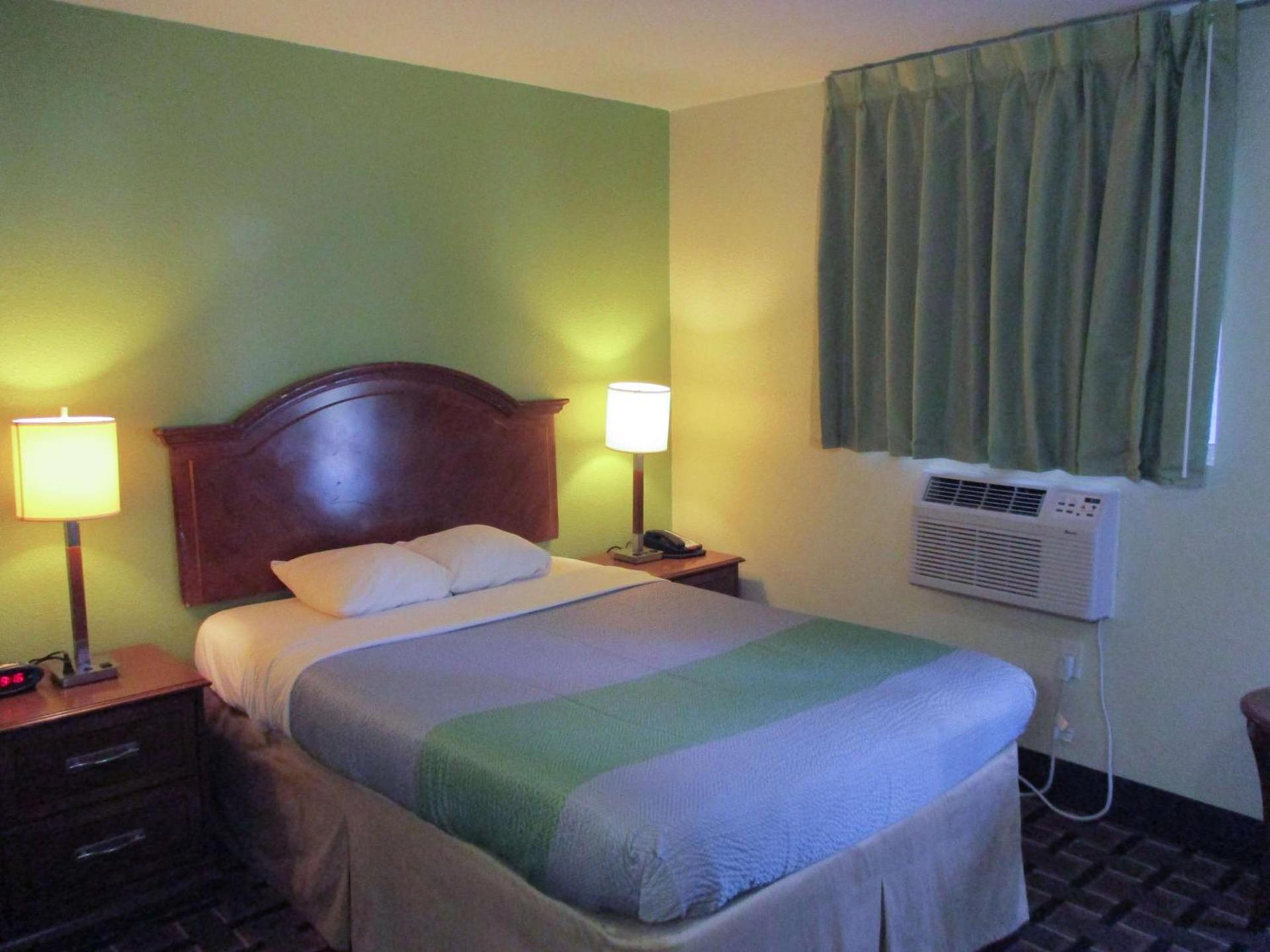 Savannah Garden Inn photo 26