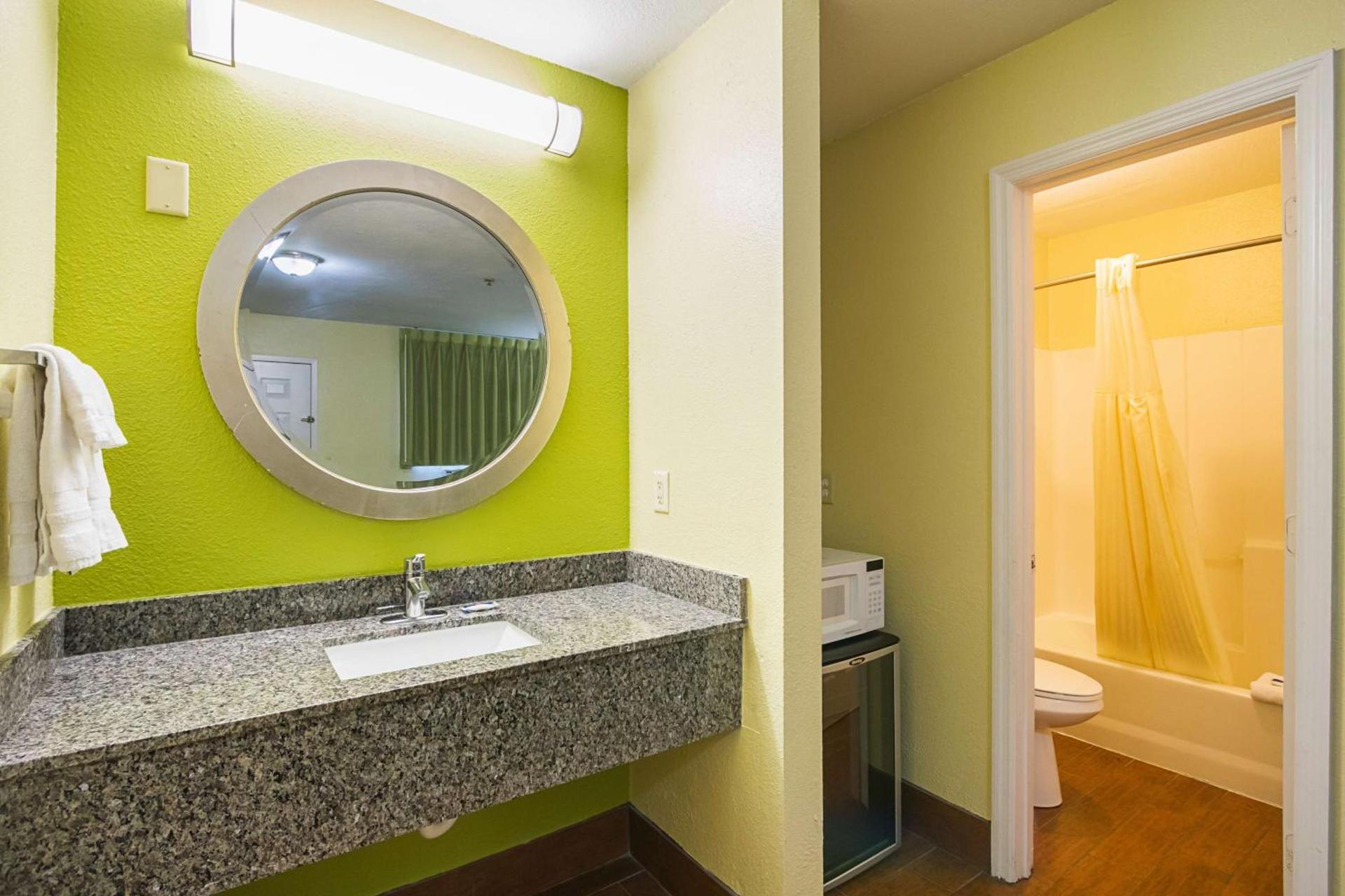 Savannah Garden Inn photo 25