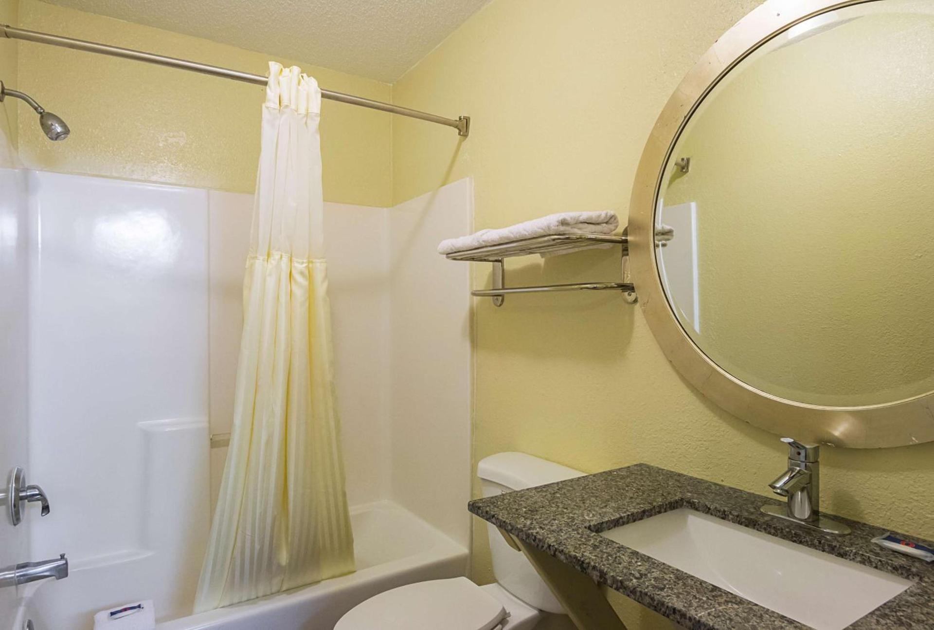 Savannah Garden Inn photo 23