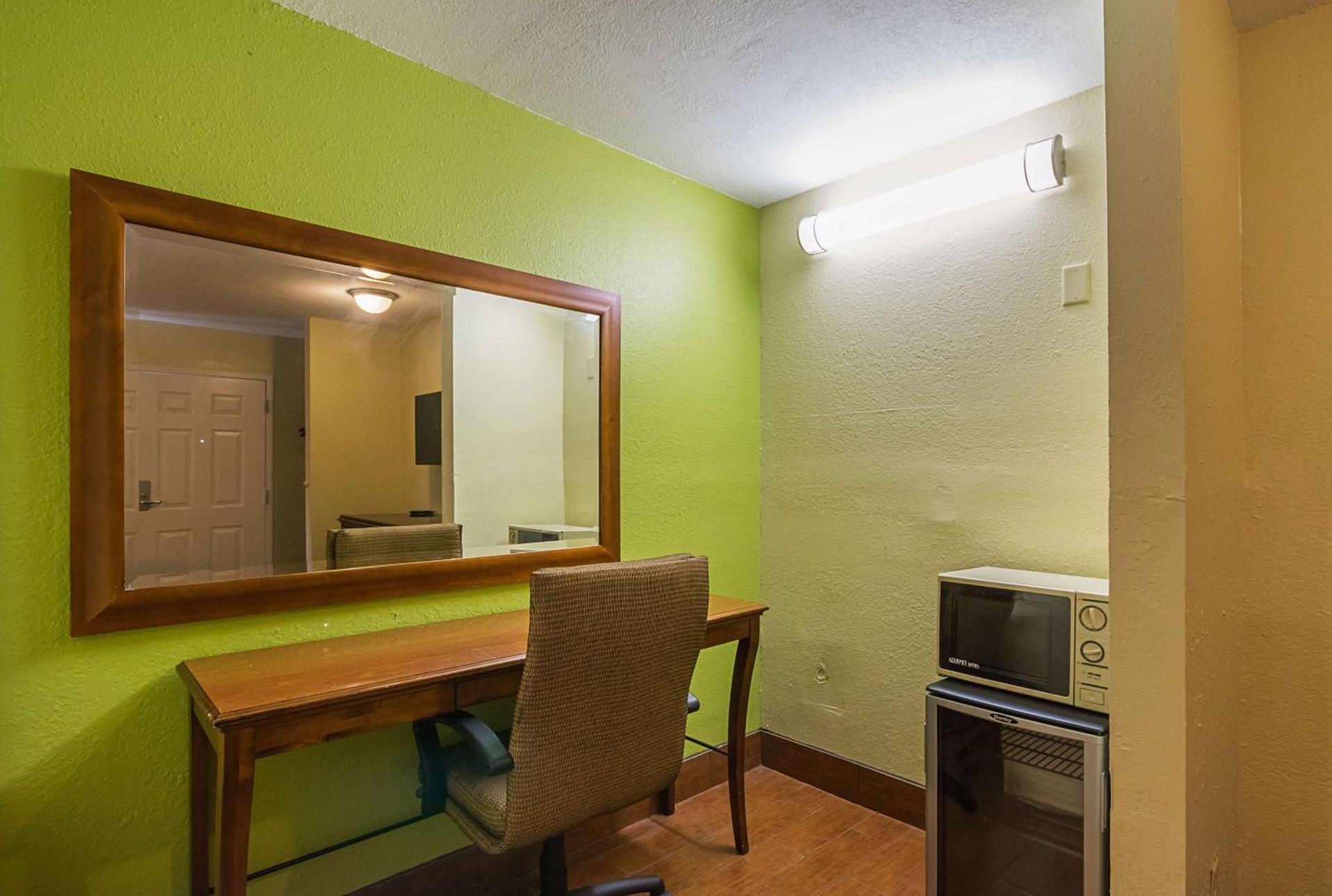 Savannah Garden Inn photo 19