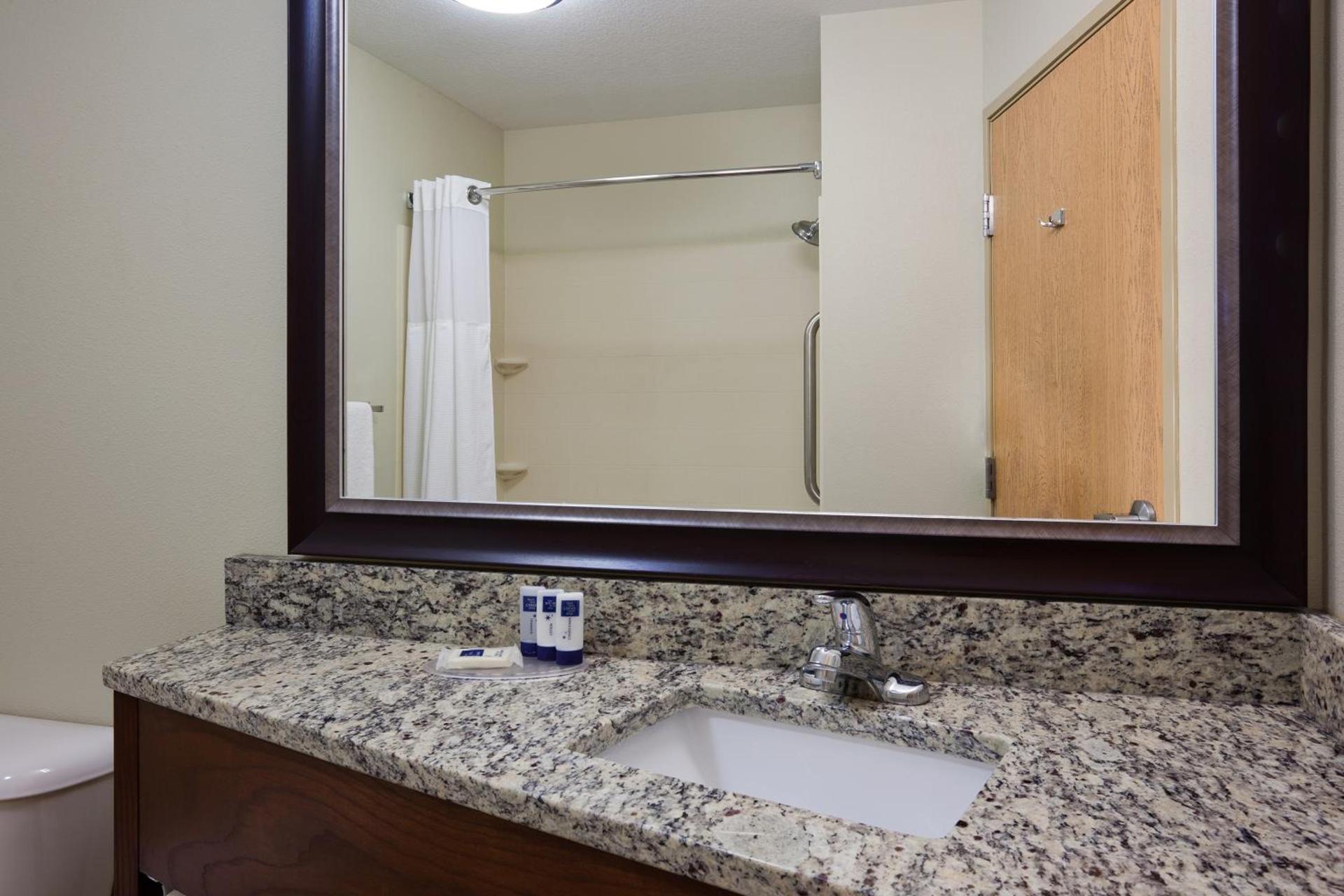 AmericInn by Wyndham Osage photo 3