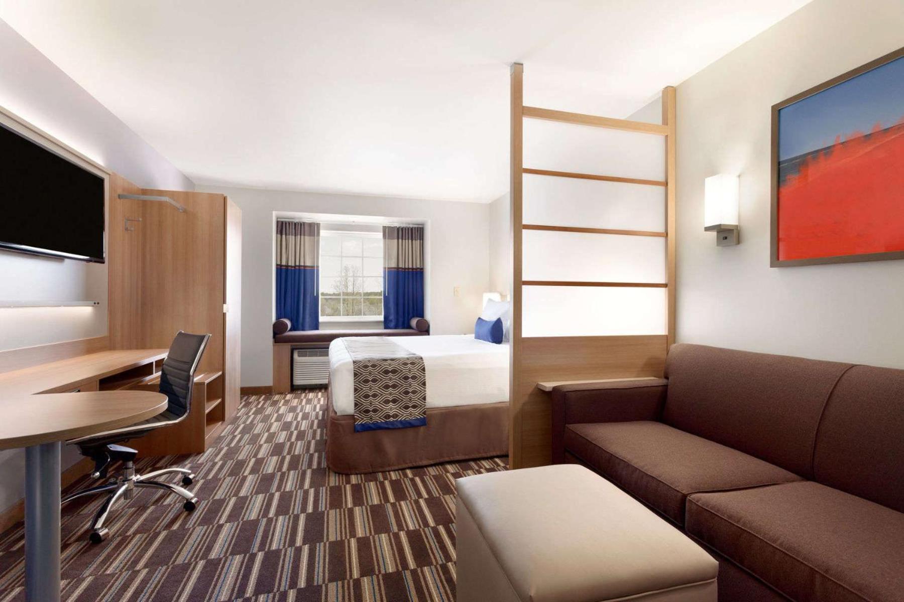 Microtel Inn & Suites by Wyndham Niagara Falls photo 36