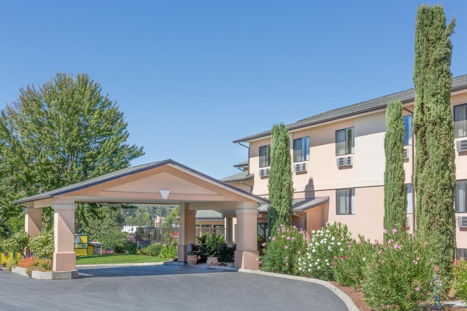 Super 8 by Wyndham Grants Pass — hotel in Grants Pass