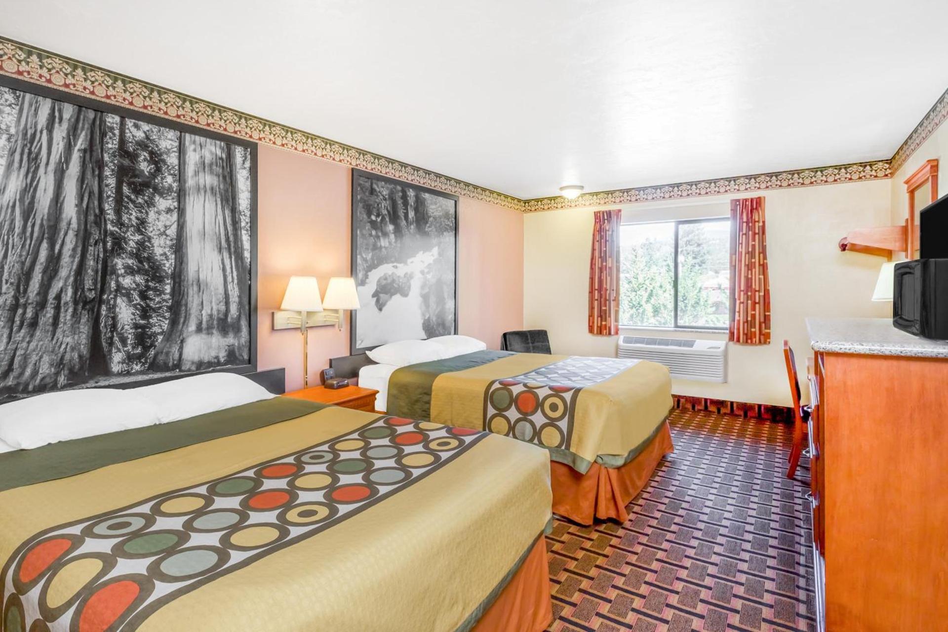 Super 8 by Wyndham Grants Pass photo 7