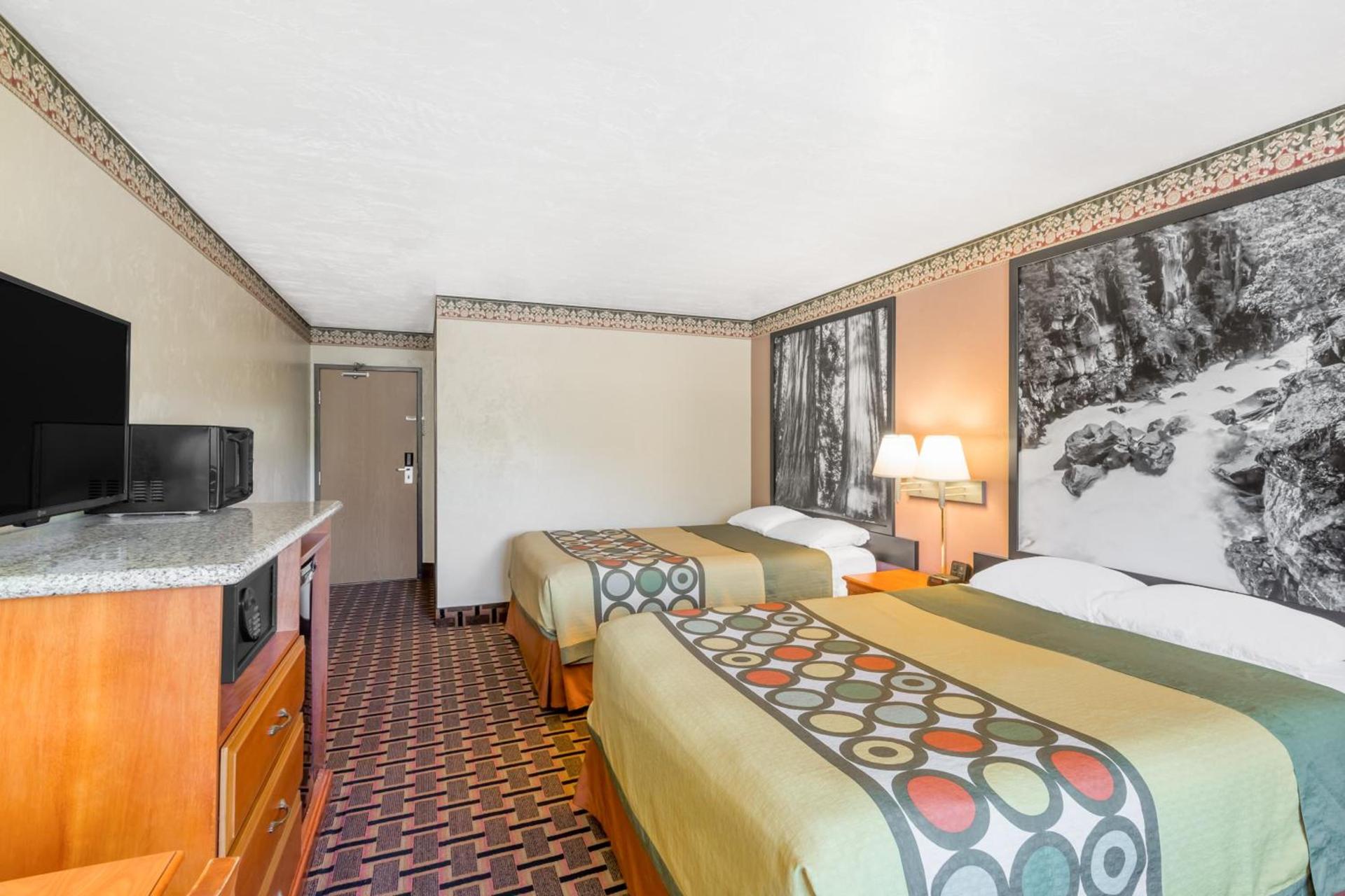 Super 8 by Wyndham Grants Pass photo 5