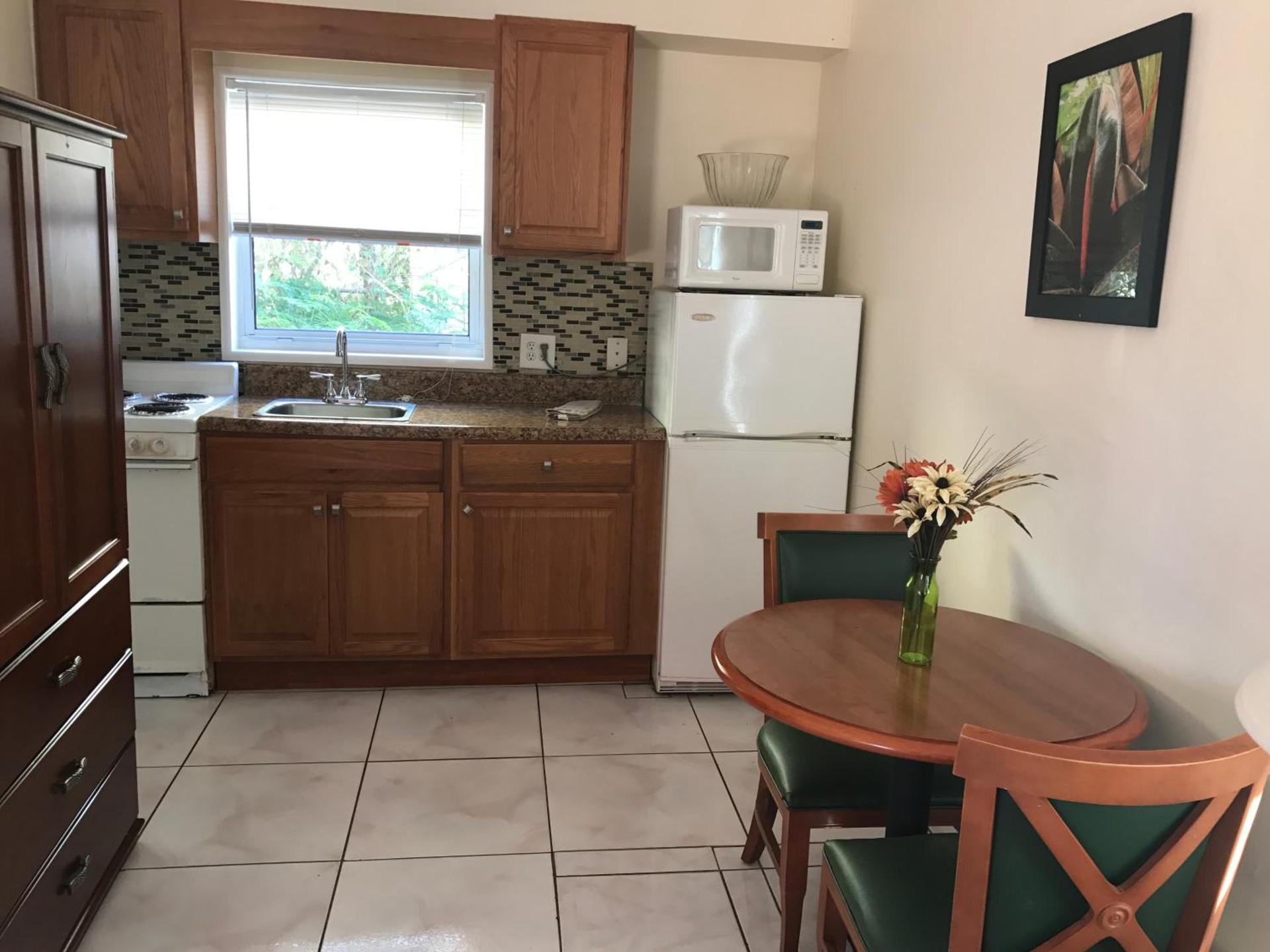 Shores Terrace photo 20