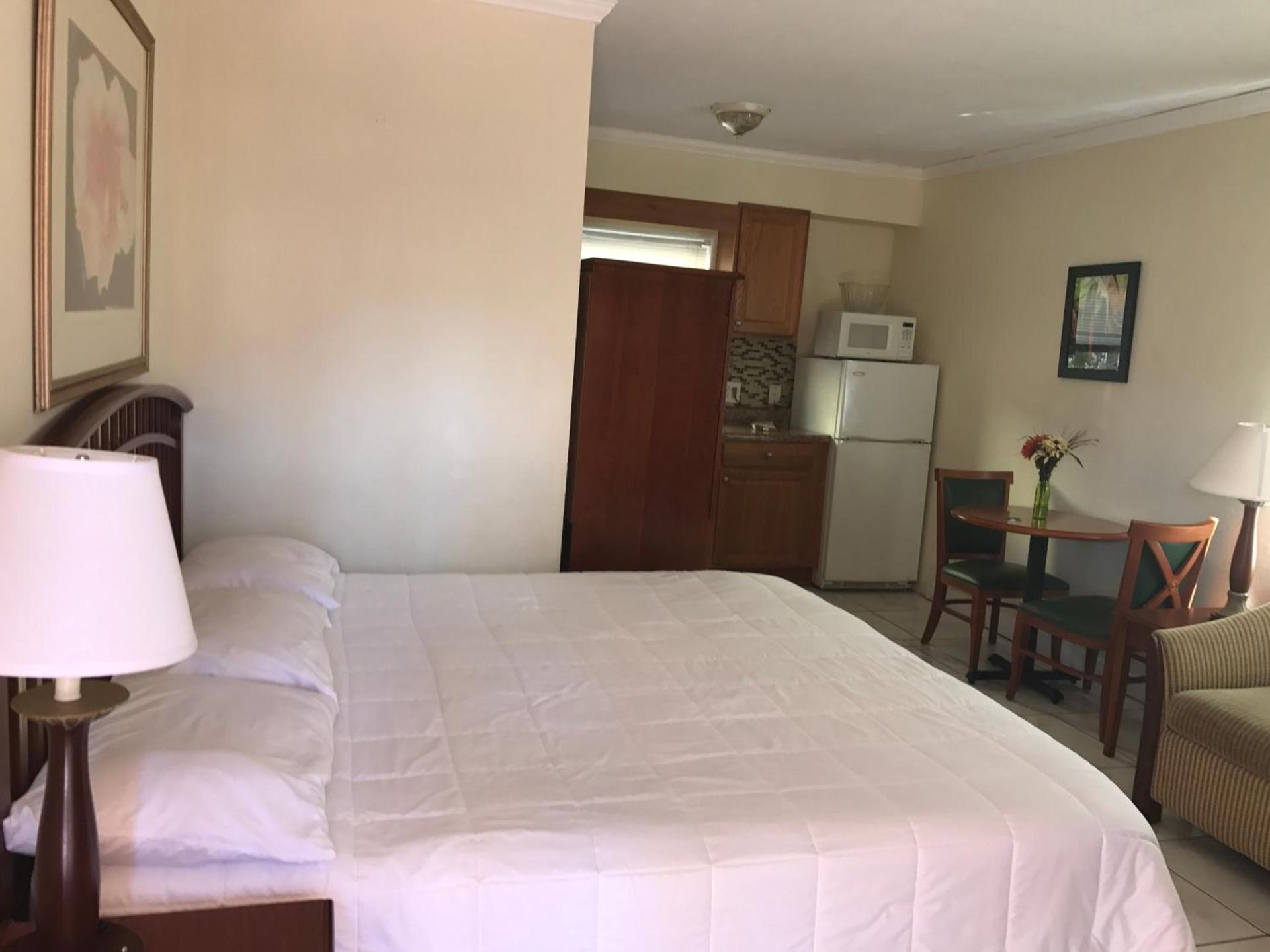 Shores Terrace photo 11