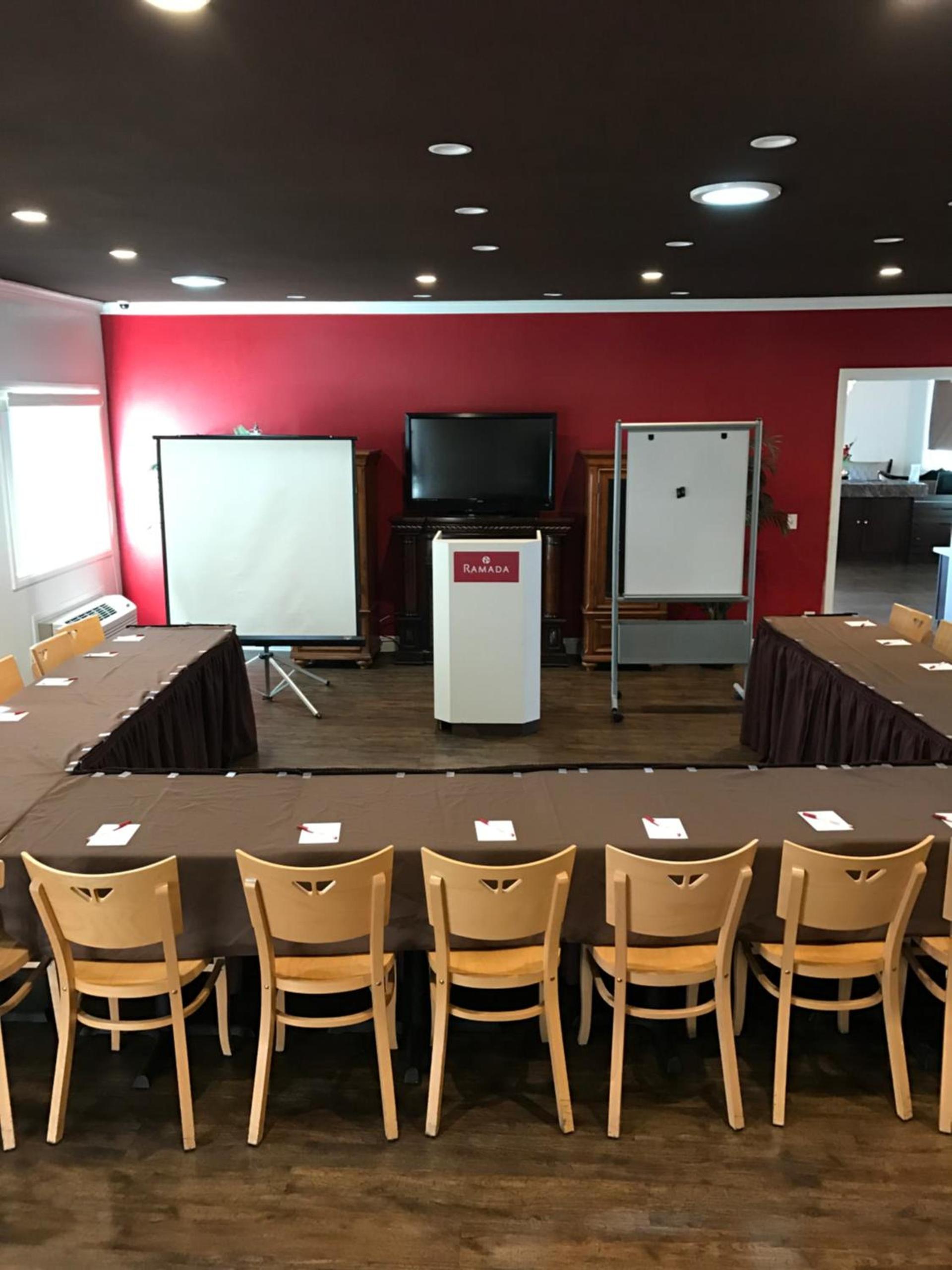 Ramada by Wyndham Torrance photo 11