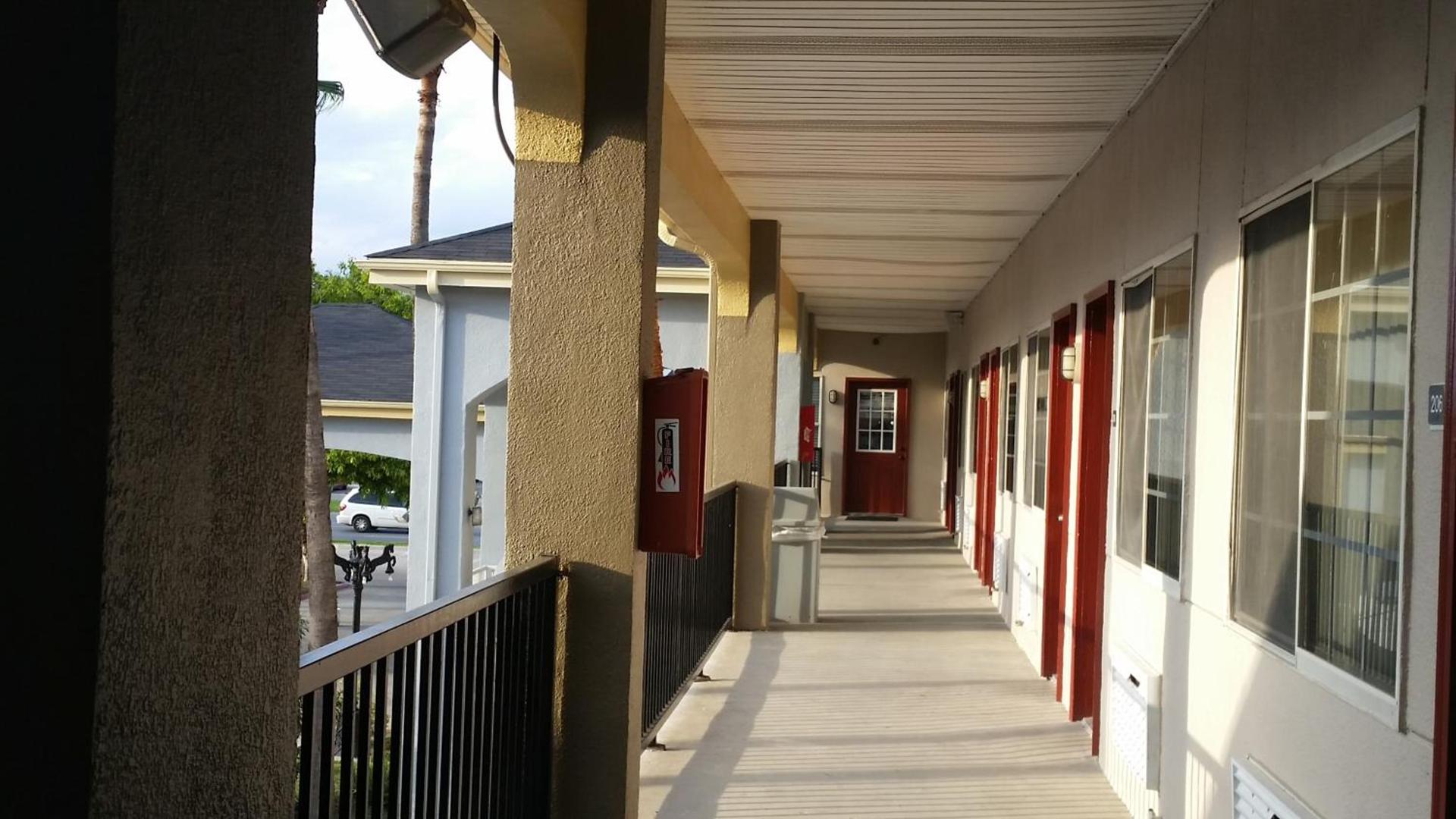 Texas Inn Downtown McAllen photo 30