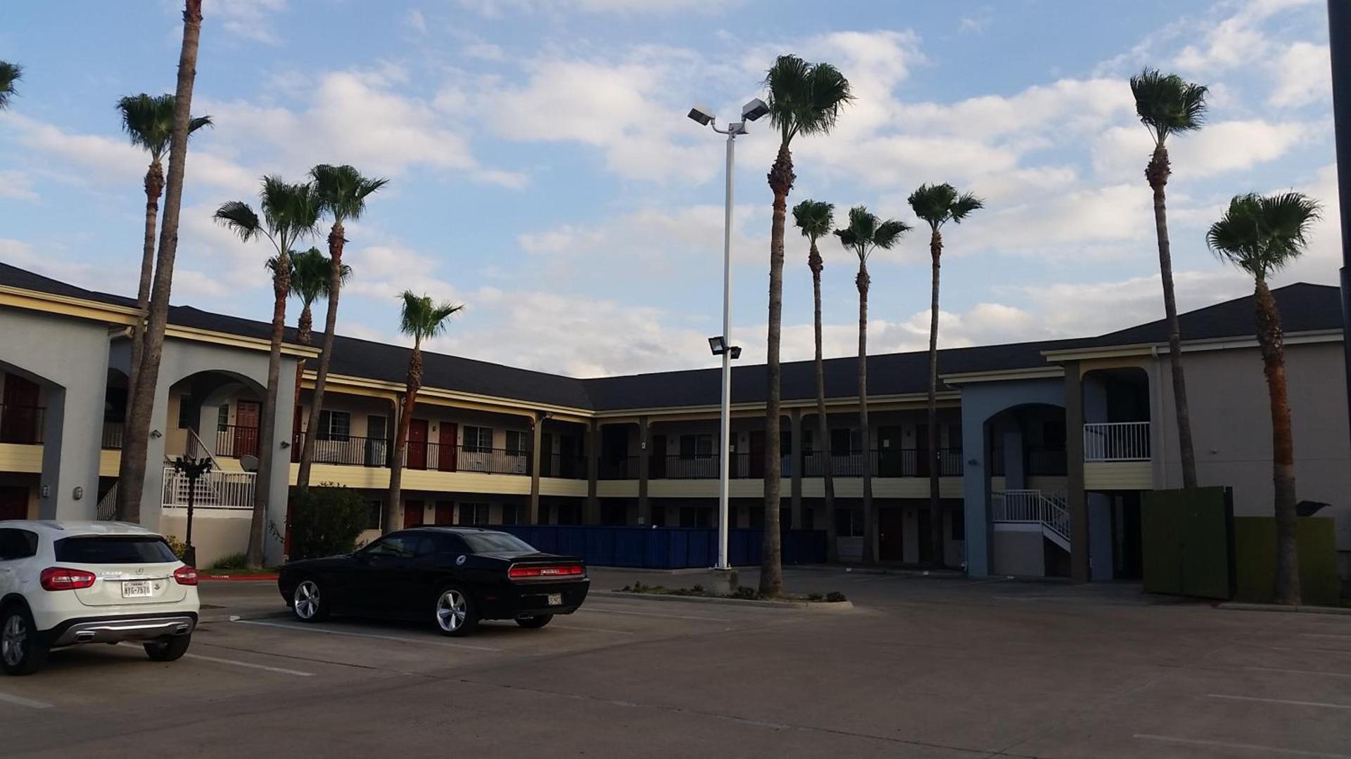 Texas Inn Downtown McAllen photo 28