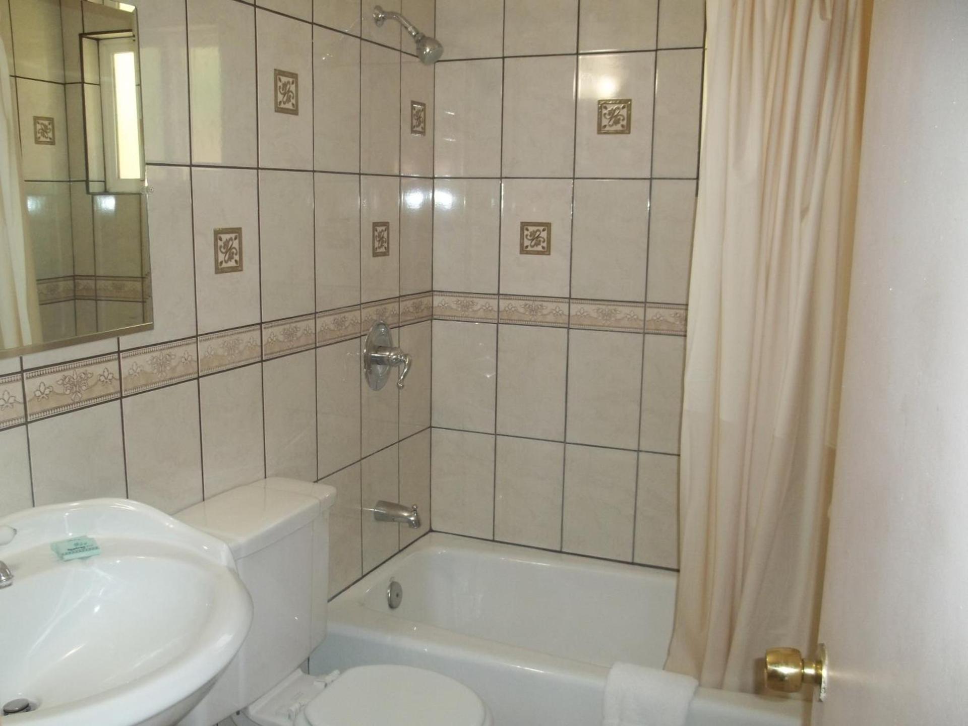 Hacienda Motel photo 8