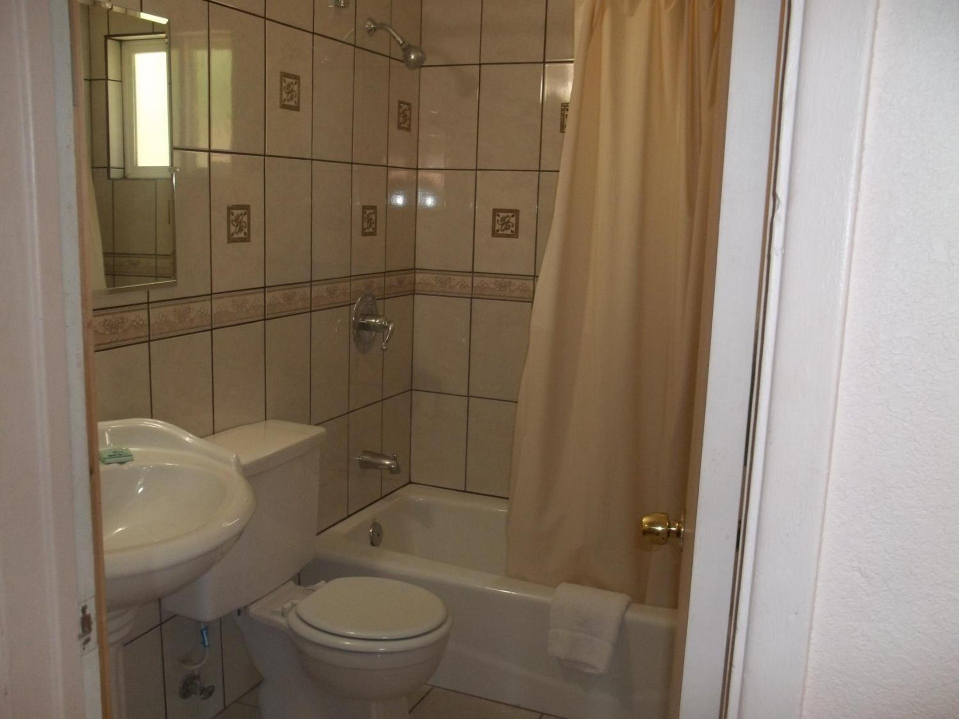 Hacienda Motel photo 7