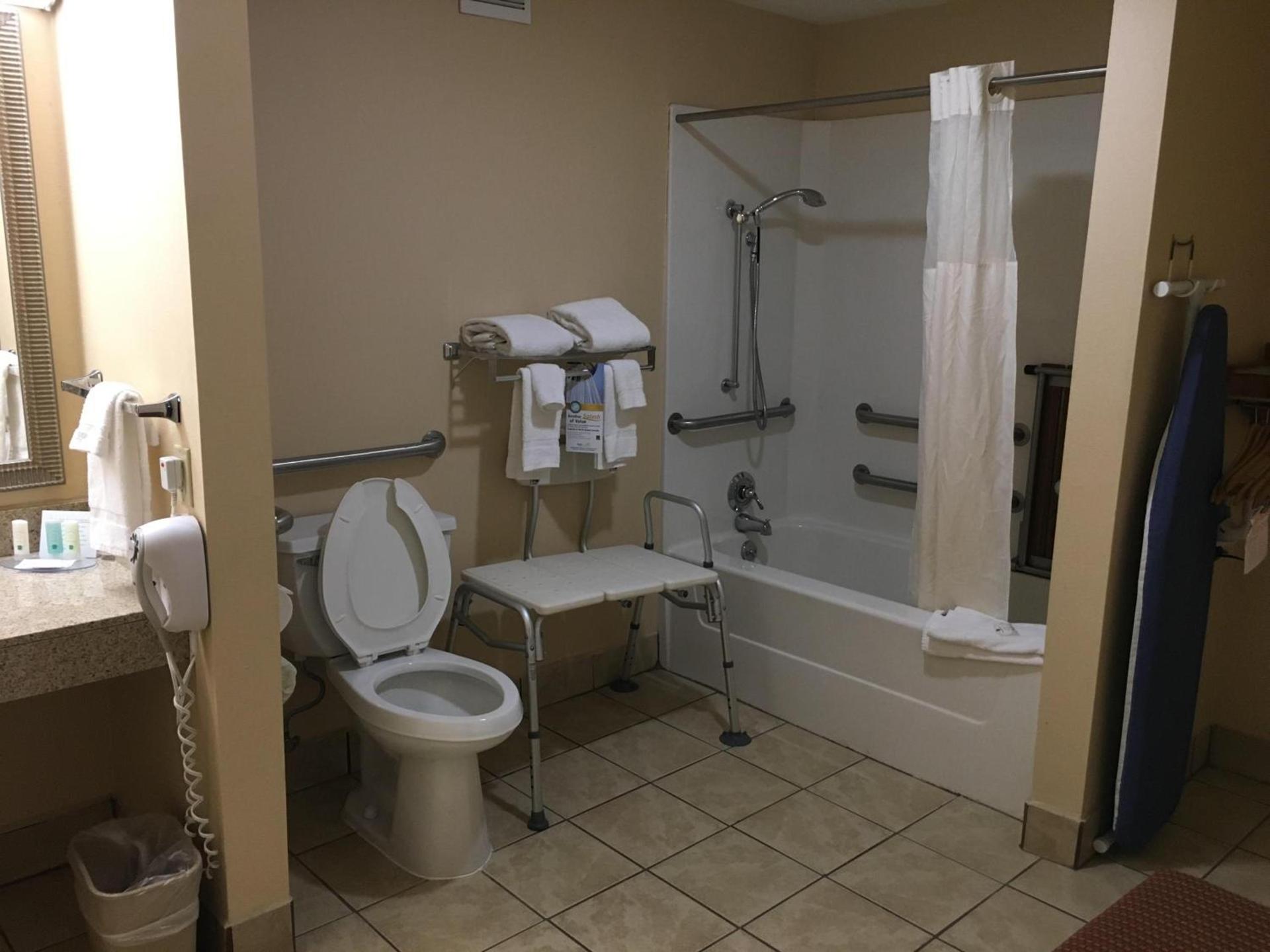 Quality Inn & Suites Hanes Mall photo 46