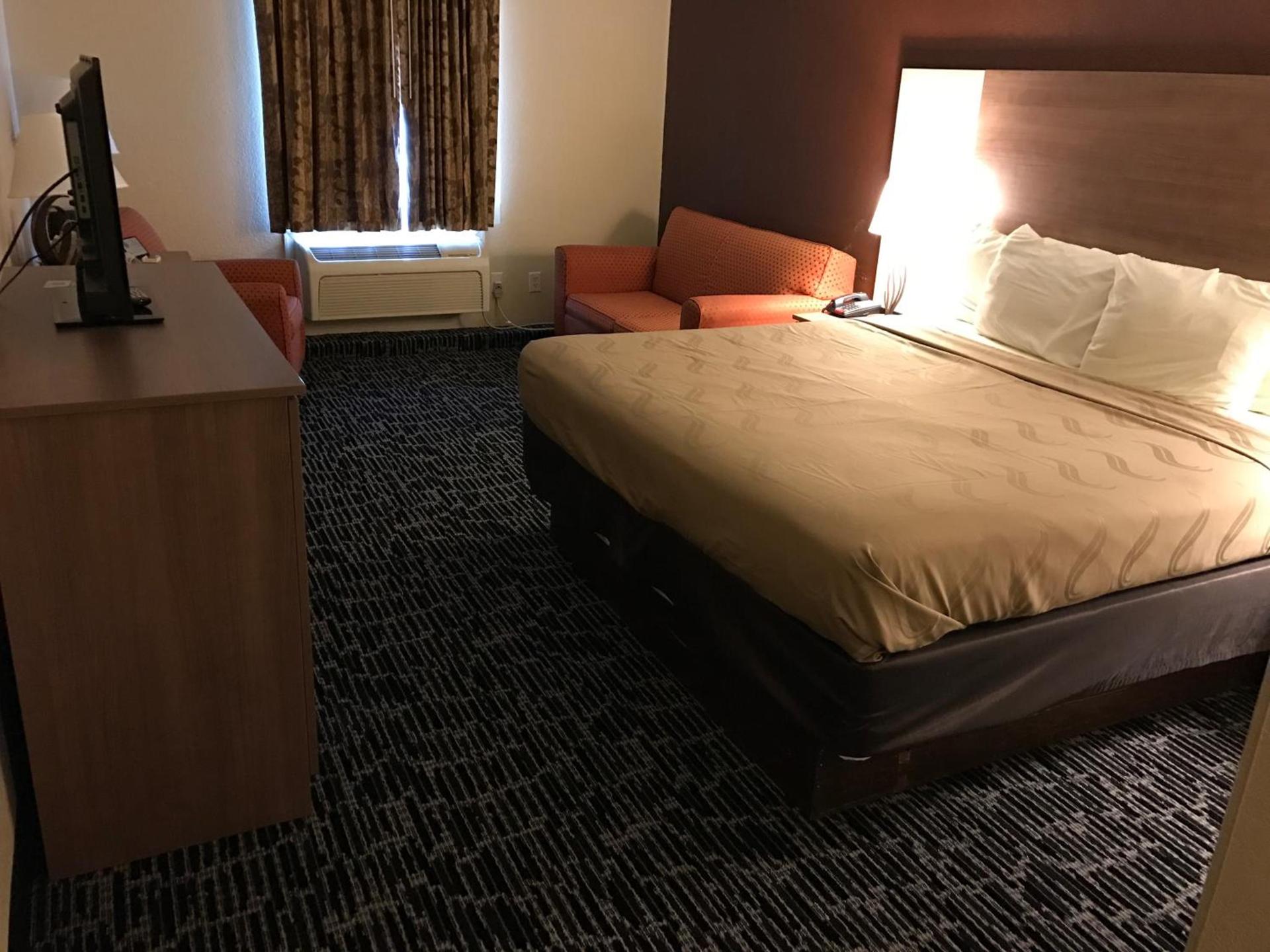 Quality Inn Near Pimlico Racetrack photo 14